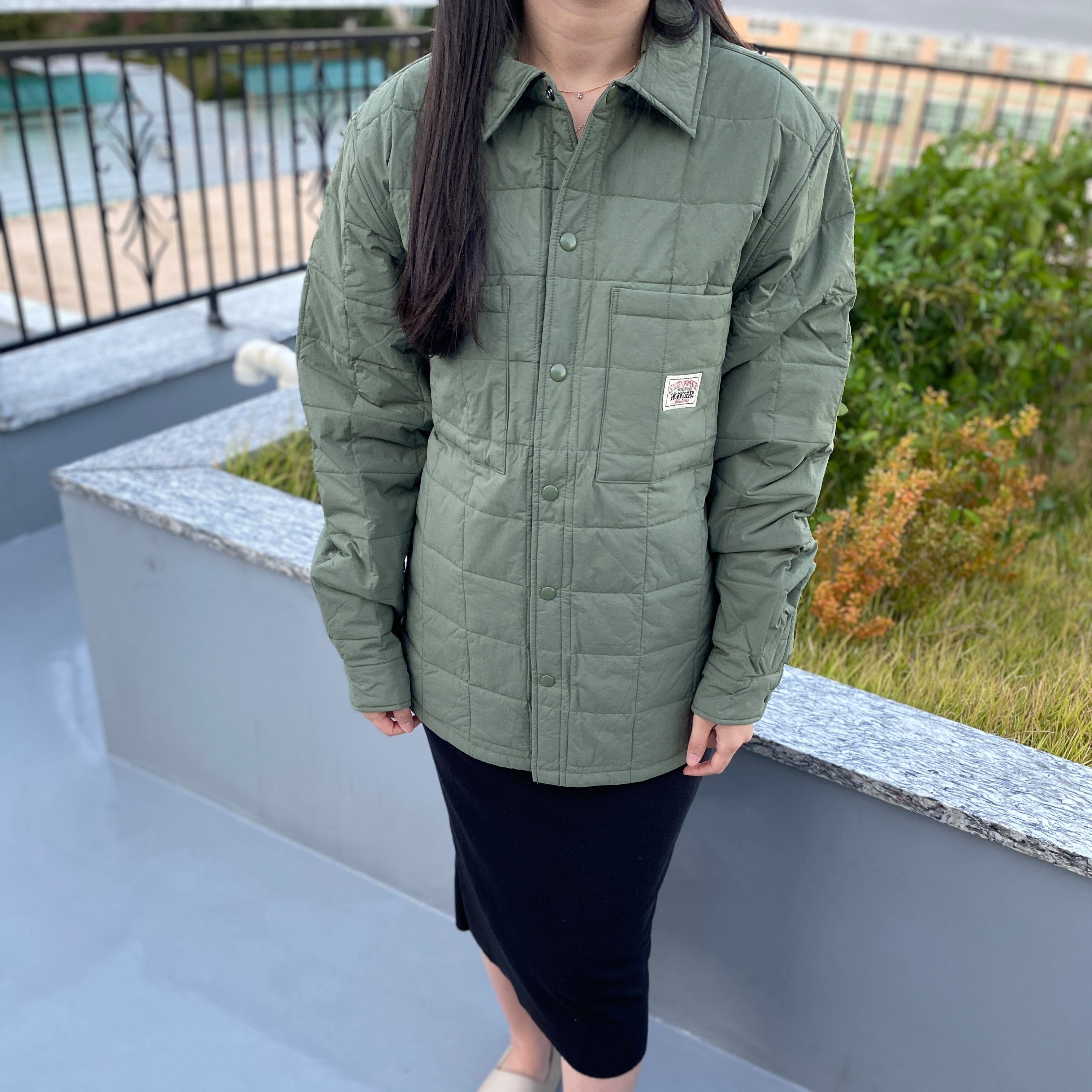 Stussy Quilted Fatigue Shirt Green, Adidas Yeezy Slide Pure - Re-Release Ver. 착용 스타일 - 3