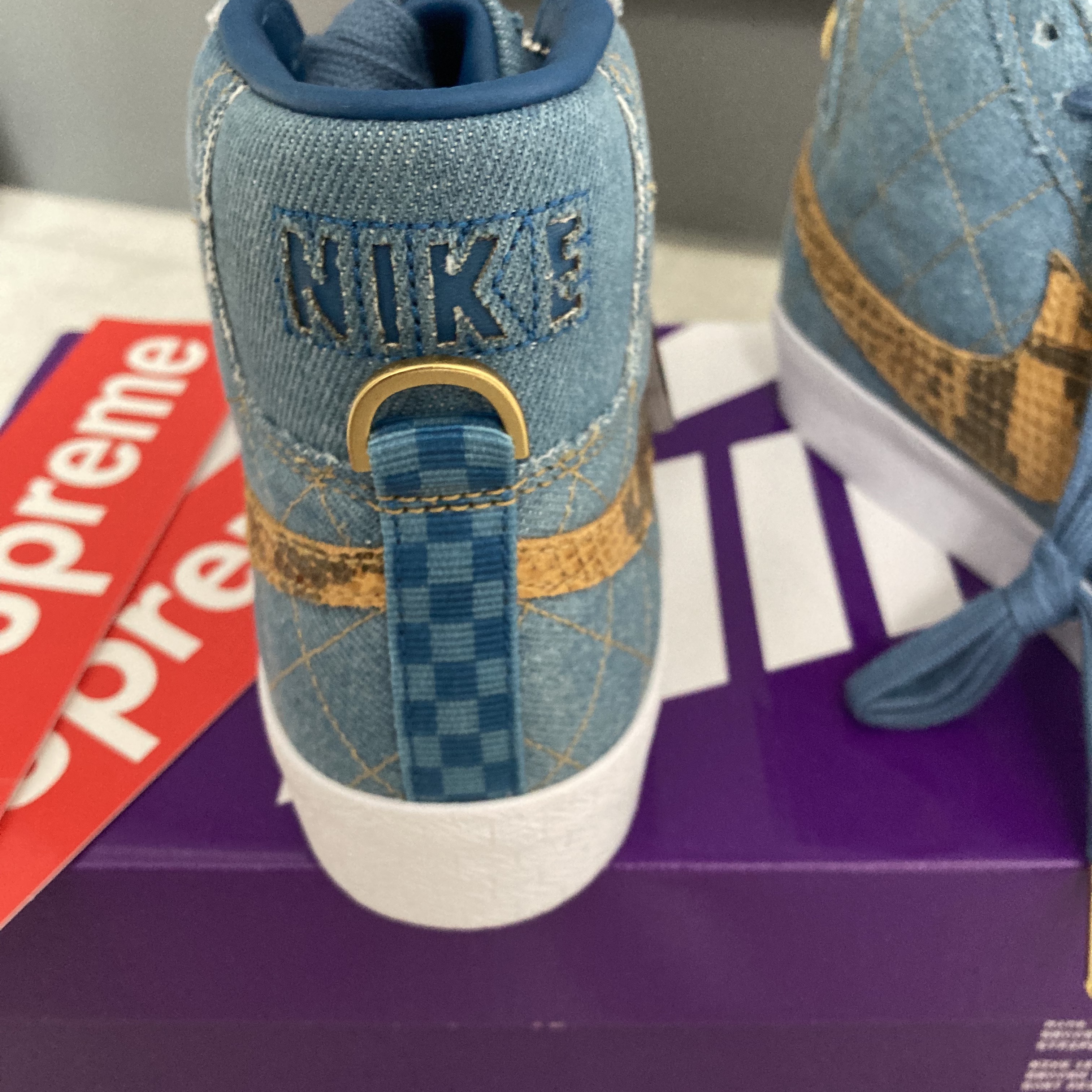 Nike x Supreme SB Zoom Blazer Mid QS 2 Industrial Blue 착용 스타일 - 2