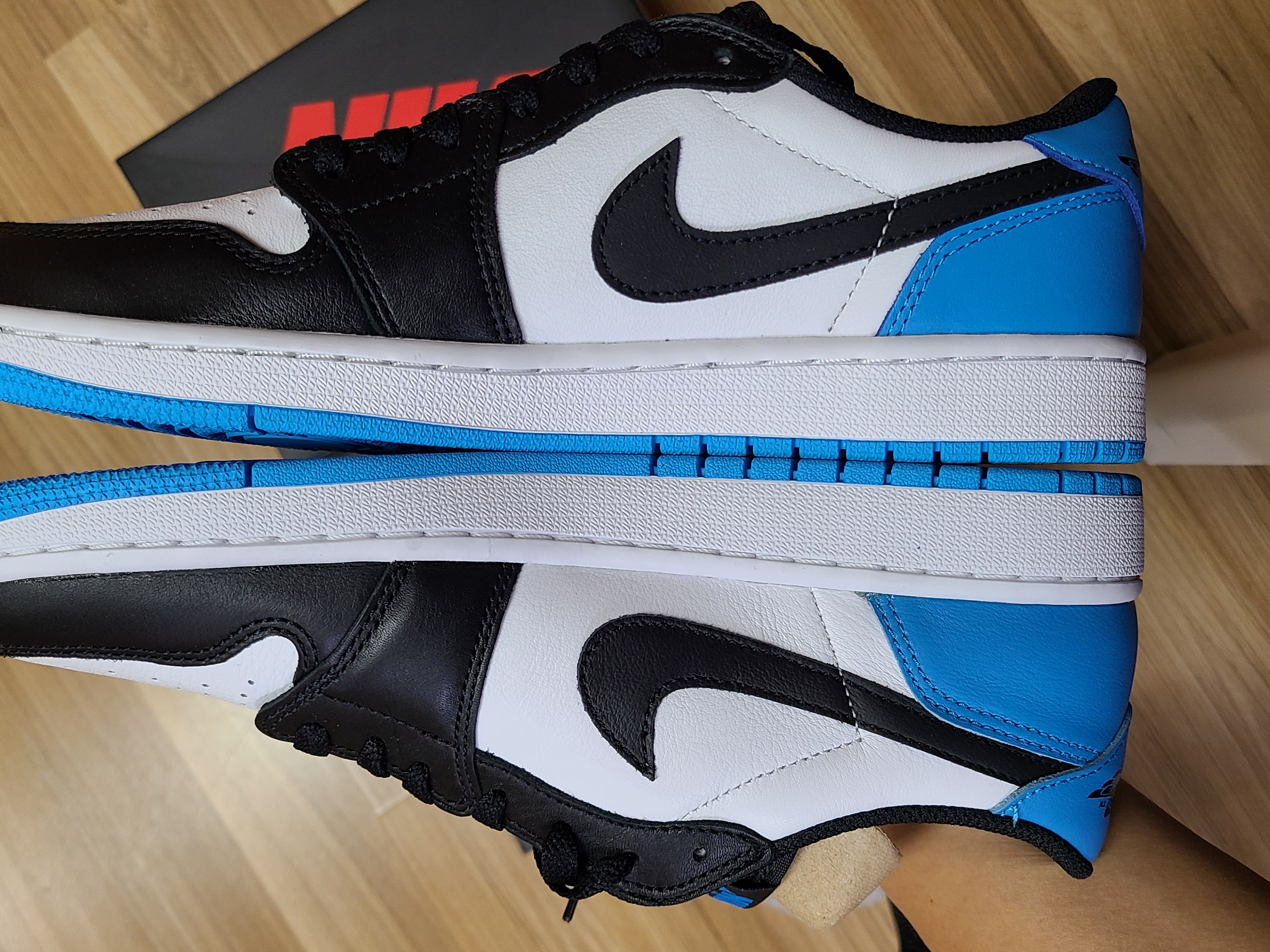 Jordan 1 Retro Low OG Black and Dark Powder Blue, (W) Jordan 1 Retro Low OG Black and Dark Powder Blue 착용 스타일 - 3