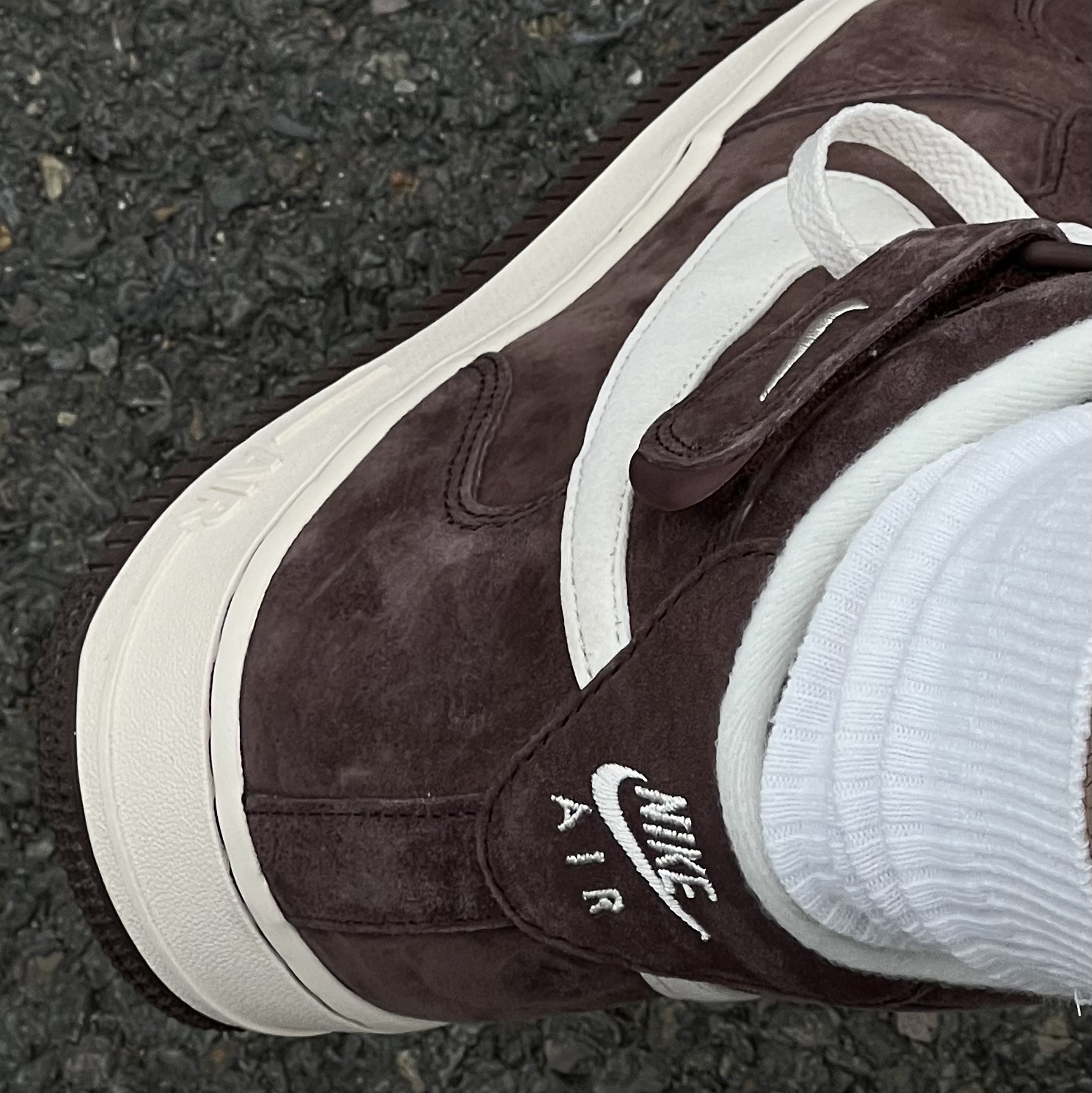 Nike Air Force 1 Mid '07 QS Chocolate 착용 스타일 - 2
