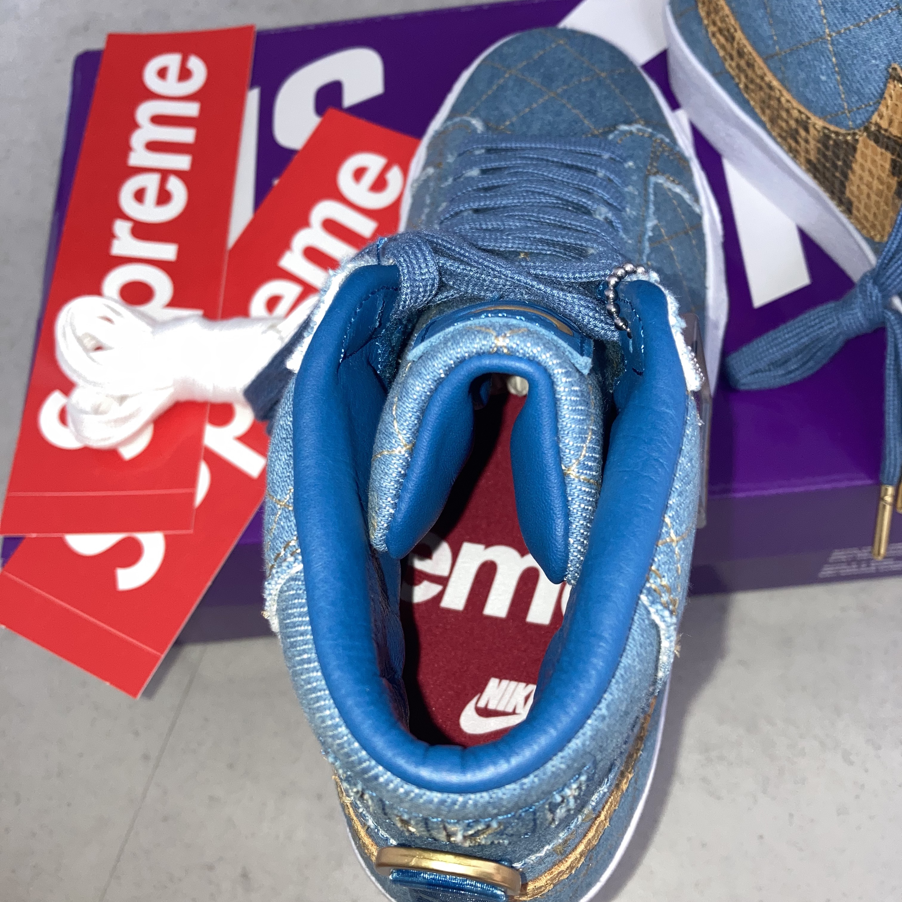 Nike x Supreme SB Zoom Blazer Mid QS 2 Industrial Blue 착용 스타일 - 3