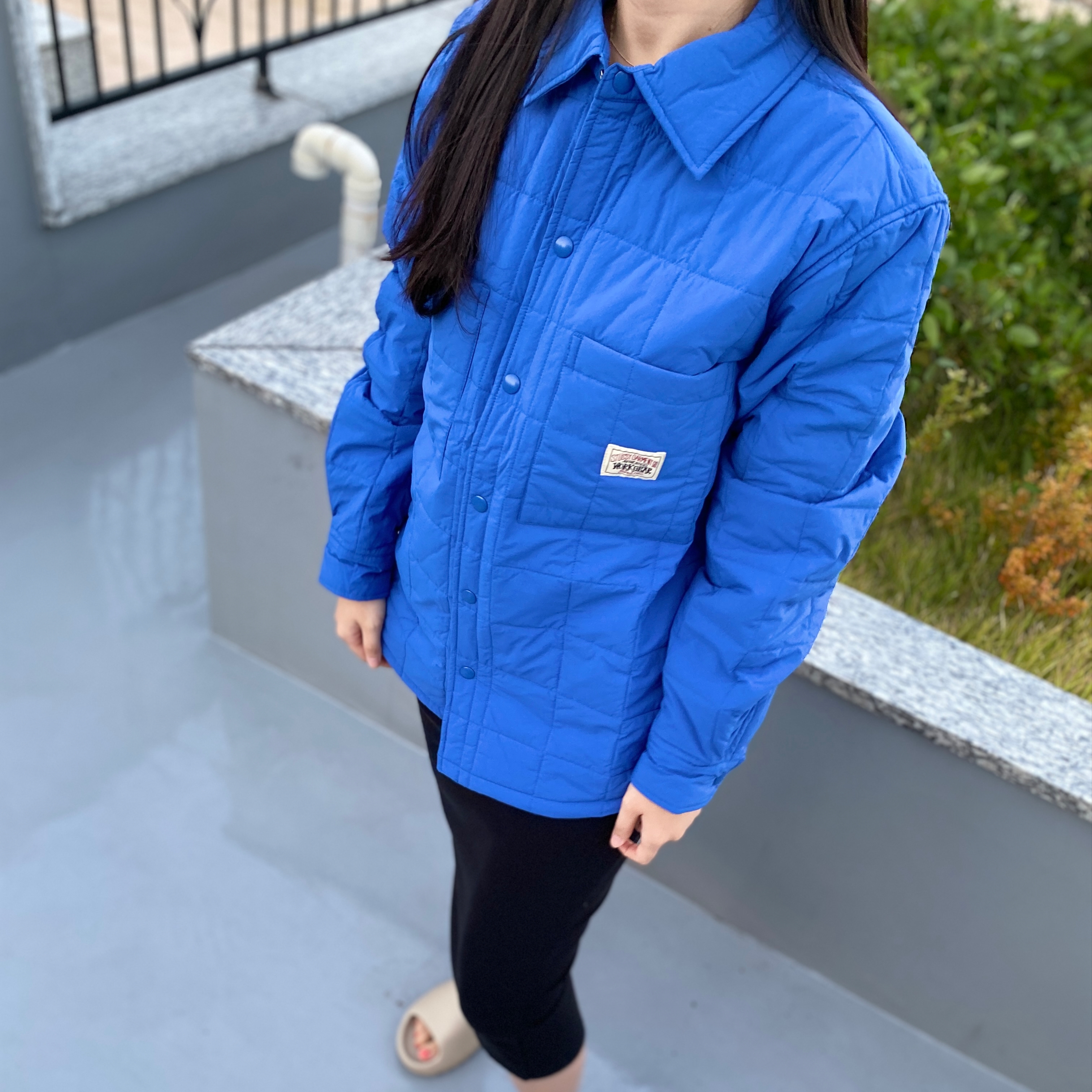 Stussy Quilted Fatigue Shirt Blue, Adidas Yeezy Slide Pure - Re-Release Ver. 착용 스타일 - 1