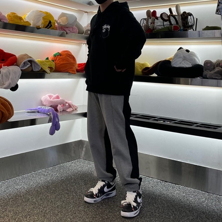 Nike x Peaceminusone Air Force 1 Low Para-Noise, Stussy 8 Ball Hoodie Black - 21FW 착용 스타일