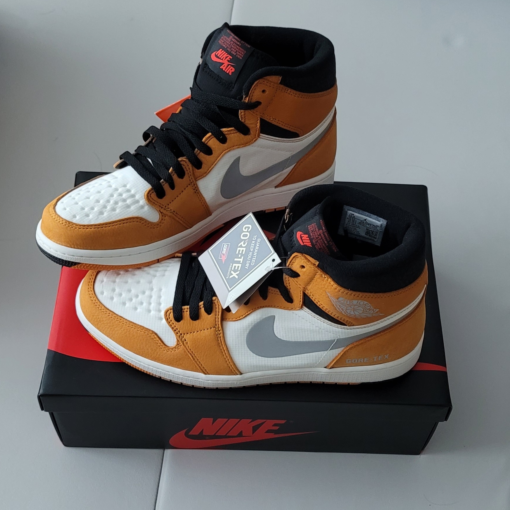 Jordan 1 Element Gore-Tex Light Curry 착용 스타일