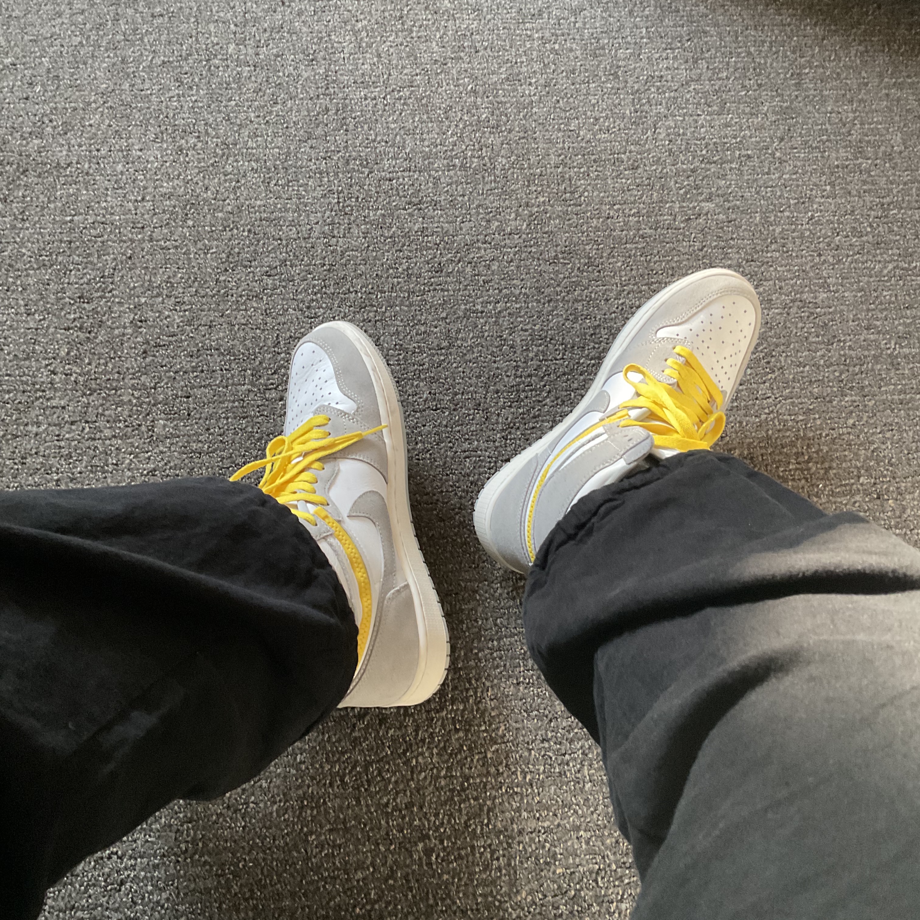 Jordan 1 High Switch Light Smoke Grey 착용 스타일