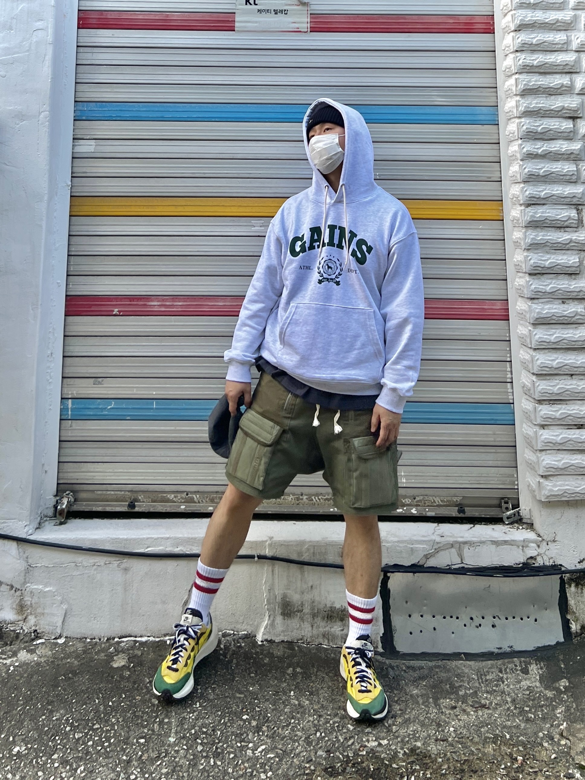 Nike x Sacai VaporWaffle Tour Yellow & Gorge Green Sail 착용 스타일 - 3