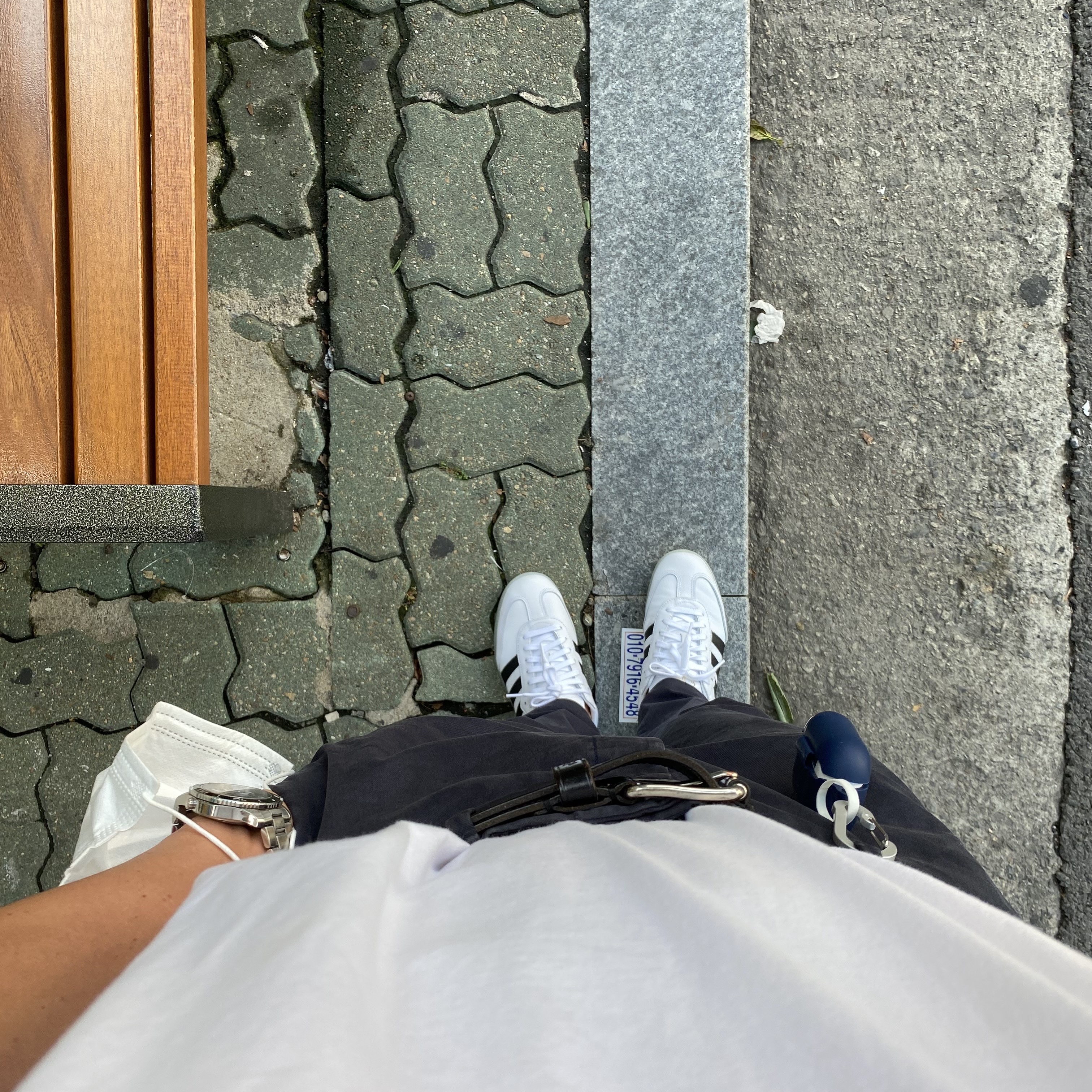 Adidas x Dill Samba White Black 착용 스타일 - 2