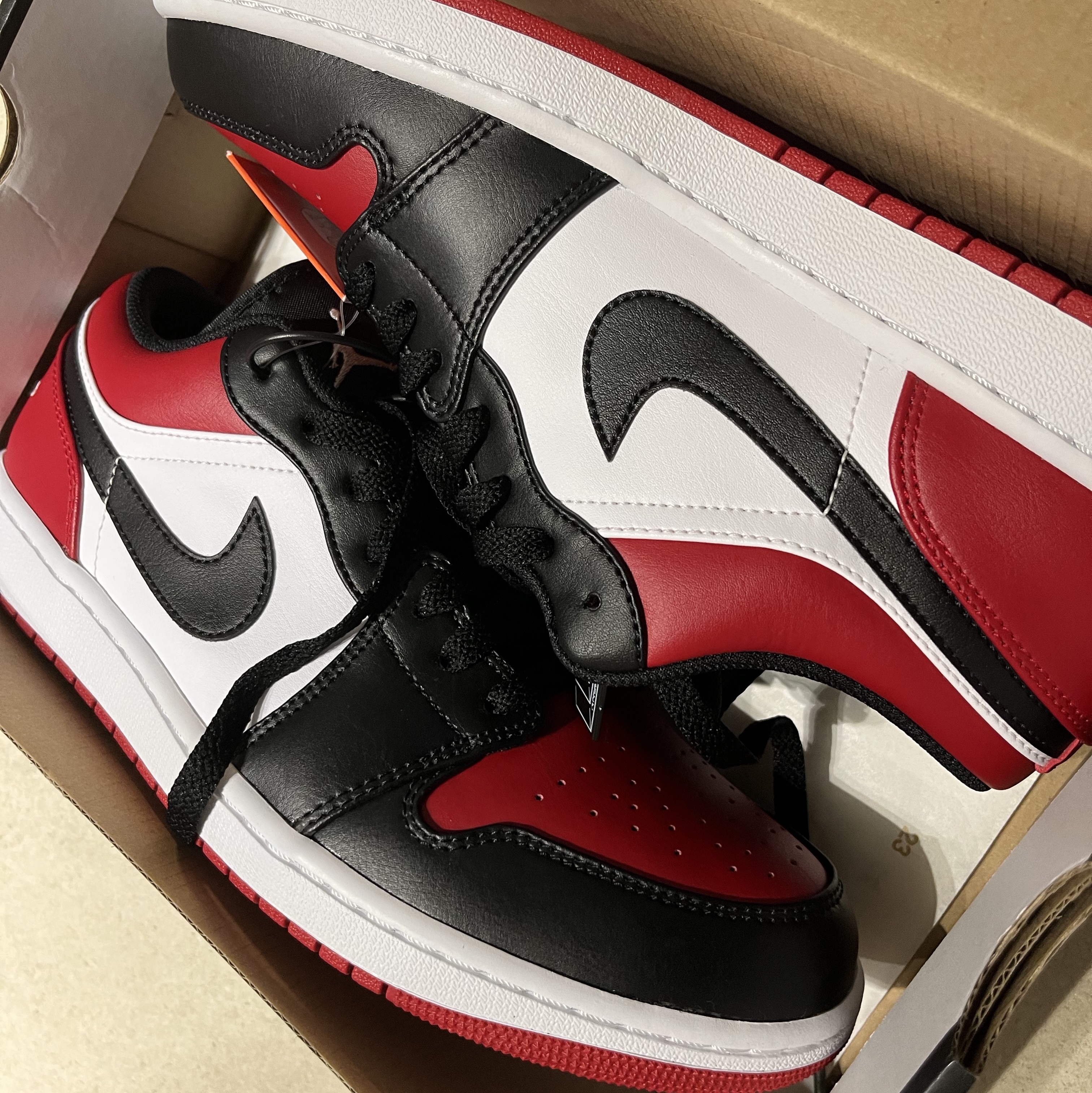 Jordan 1 Low Bred Toe 착용 스타일