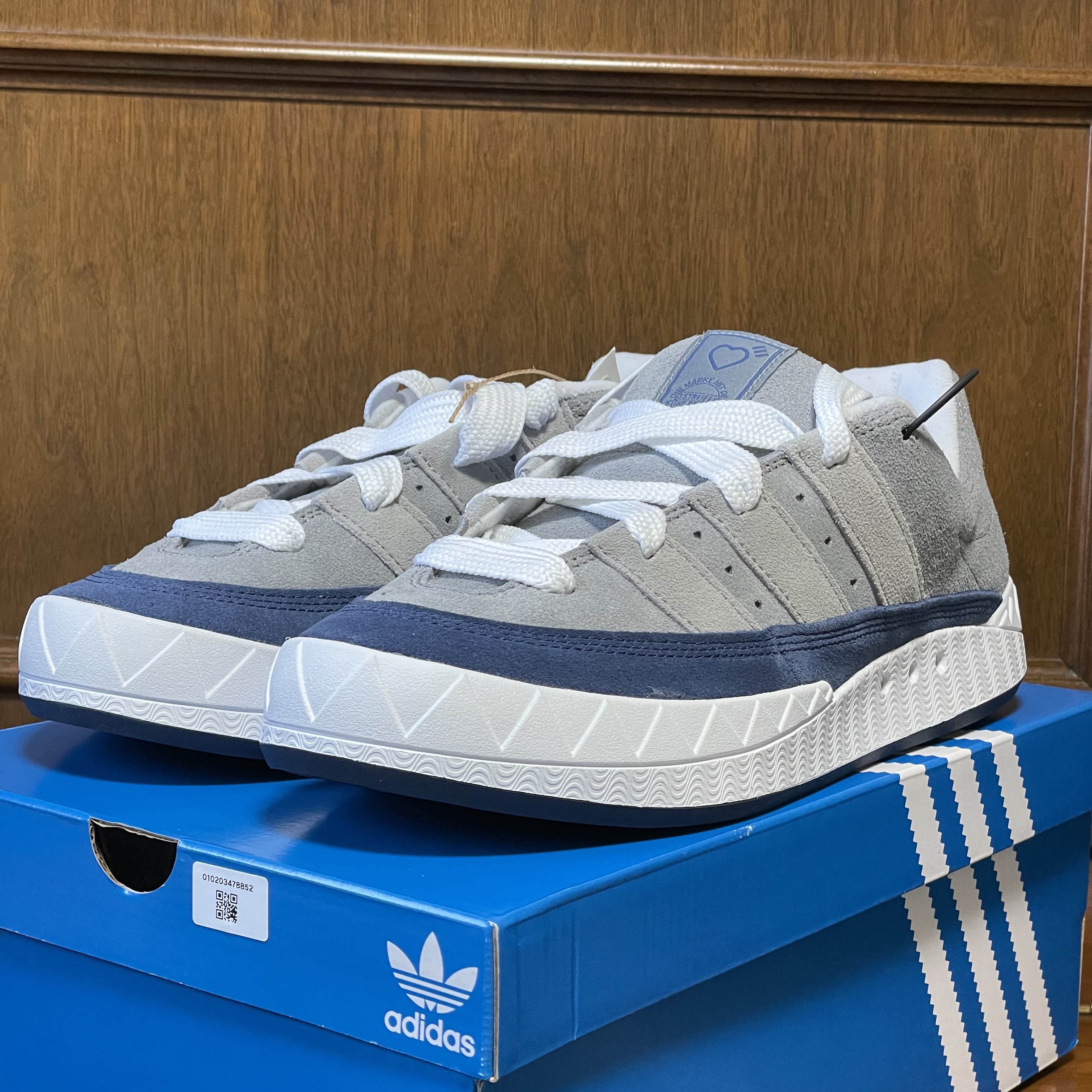 Adidas x Human Made Adimatic Gray 착용 스타일 - 2