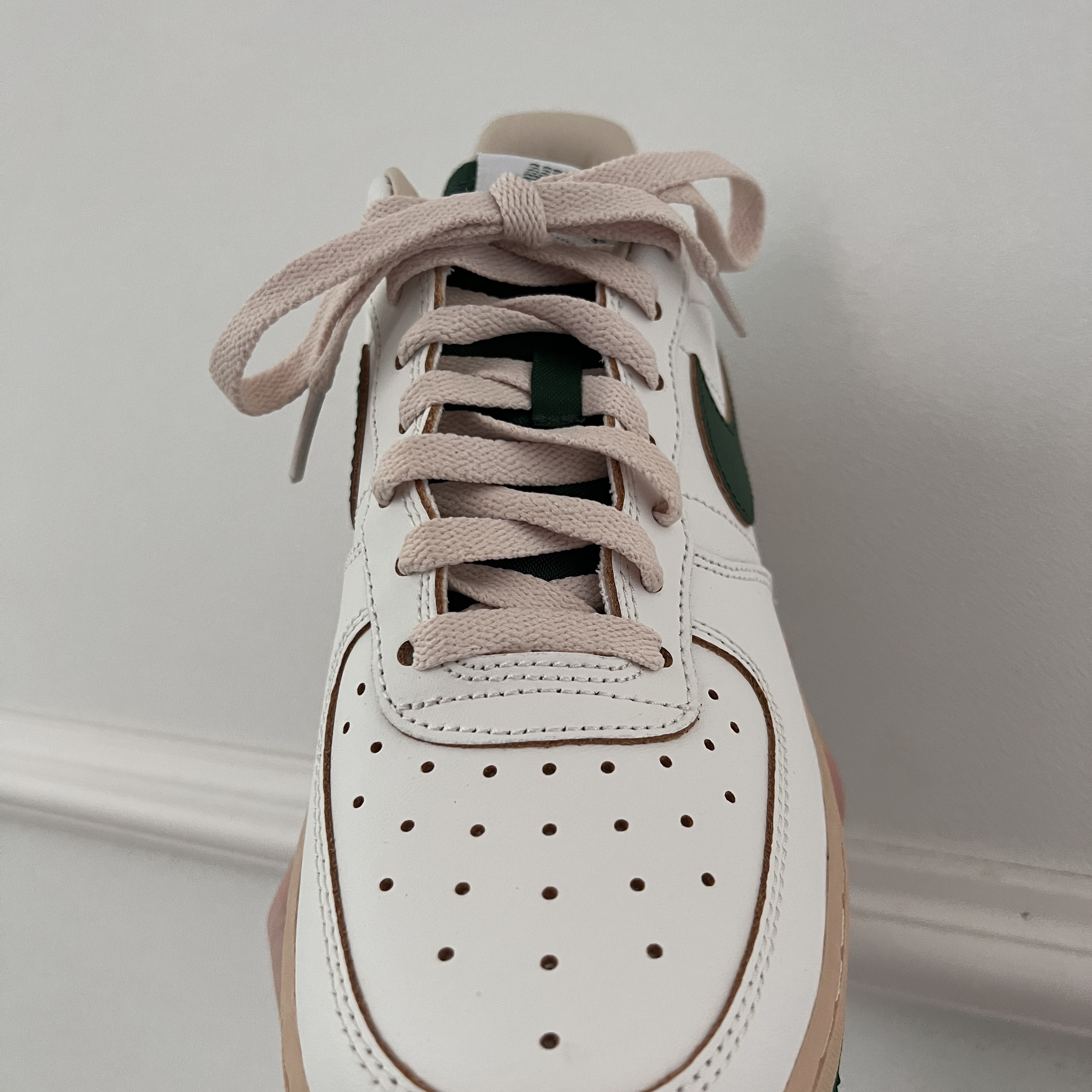 (W) Nike Air Force 1 Low Gorge Green 착용 스타일 - 1