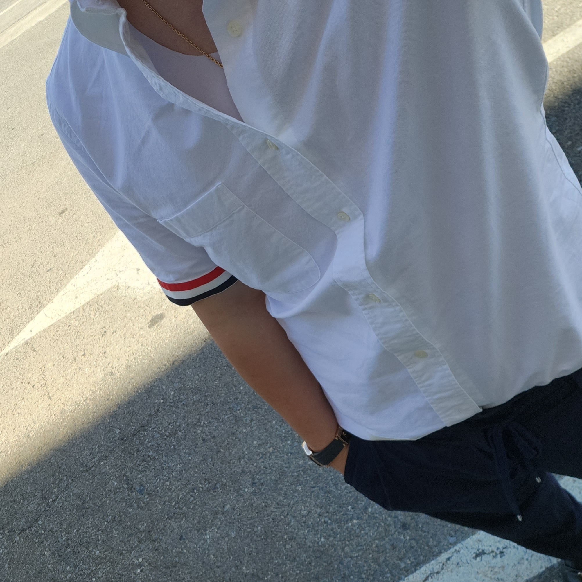Louis Vuitton x NBA LV Loafers Monogram Embossed Leather Black, Thom Brone Fun-Mix Cotton Seersucker Grosgrain Cuff Straight Fit Short Sleeve Shirt White 착용 스타일 - 2
