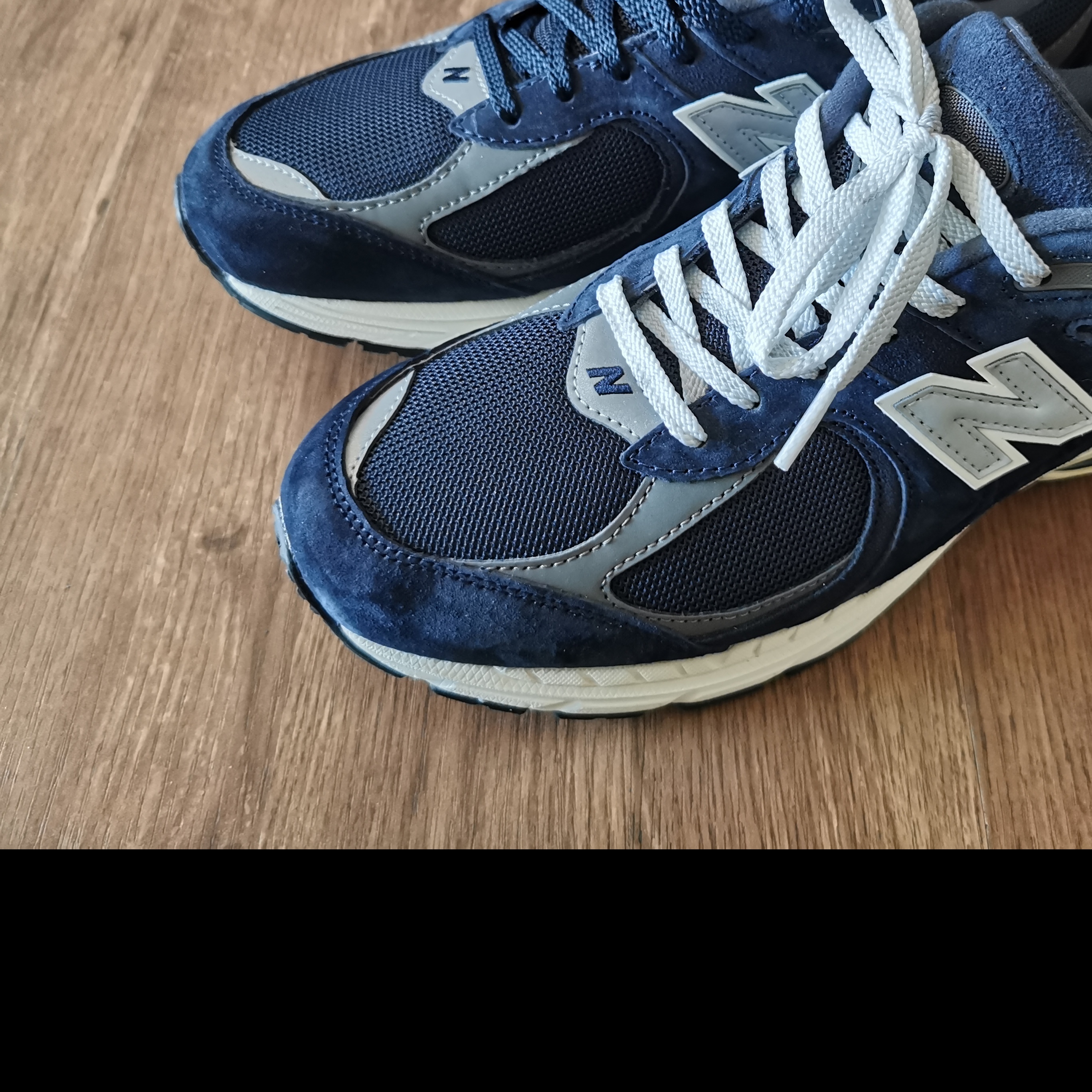 New Balance 2002R Eclipse Castlerock 착용 스타일 - 5