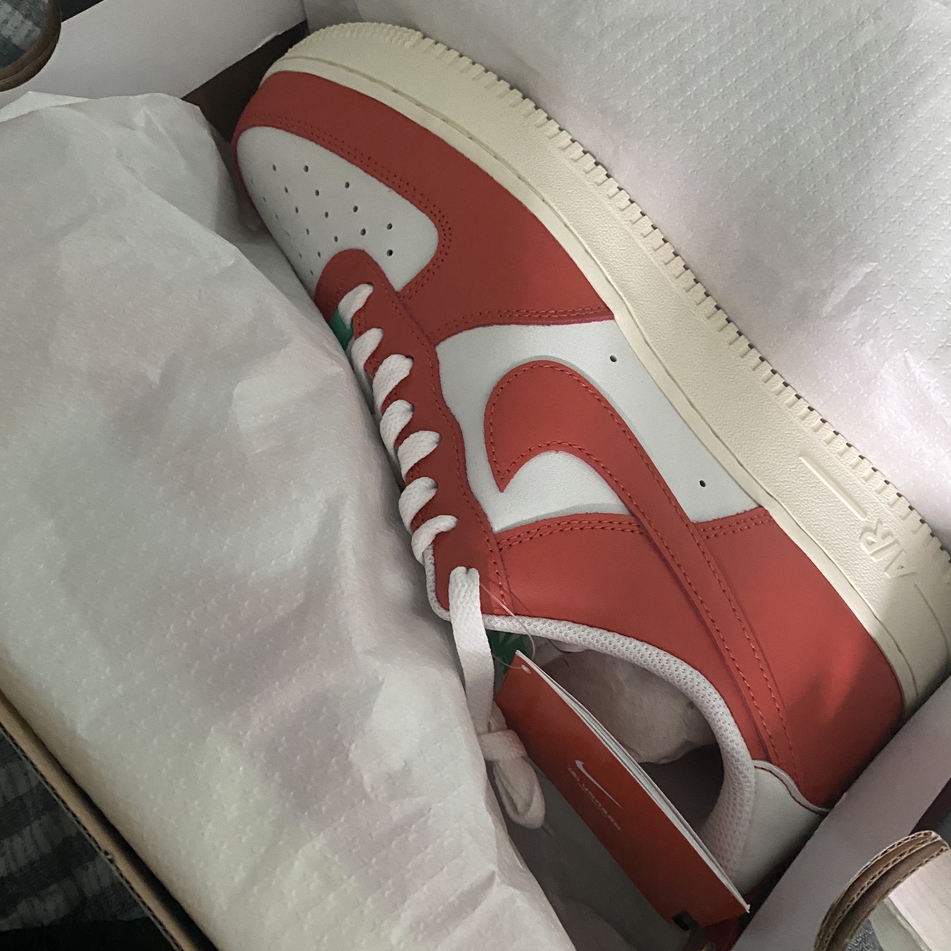 Nike Air Force 1 '07 LV8 Pojangmacha 착용 스타일