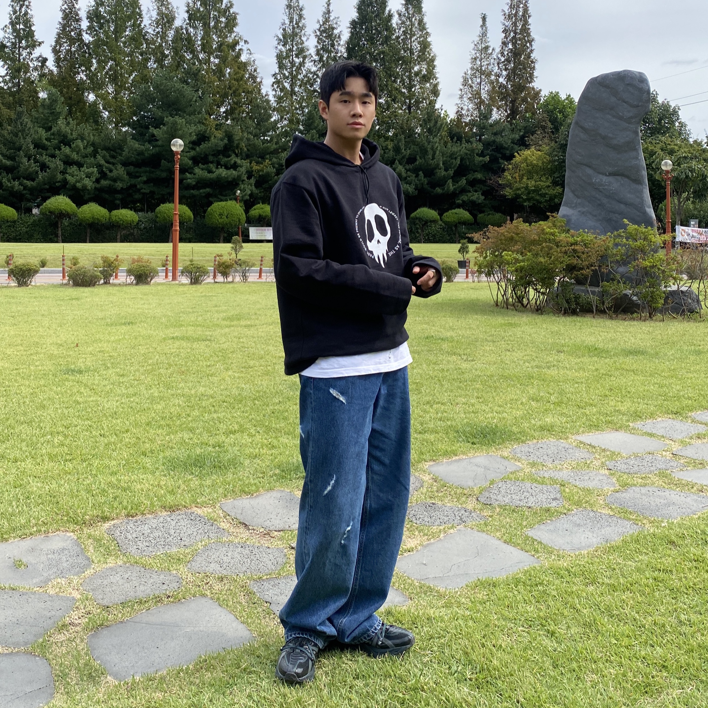 Asics x Andersson Bell HN2-S Protoblast Black, Our Legacy Loose Hoodie Maverick Skull Print Black 착용 스타일 - 2