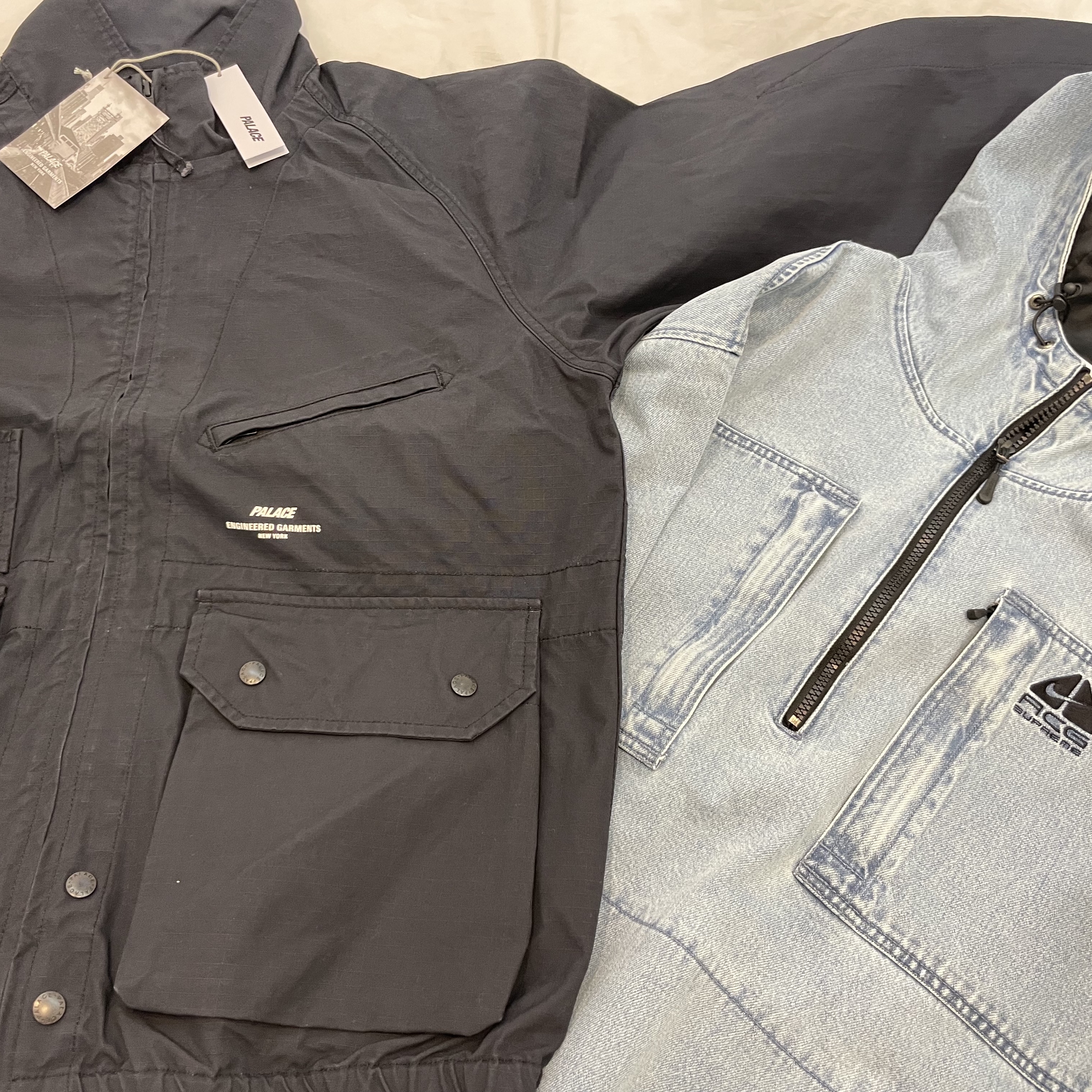 Palace x Engineered Garments Ripstop Washed Track Jacket Anthracite - 22FW, Supreme x Nike ACG Denim Pullover Washed Blue - 22FW 착용 스타일