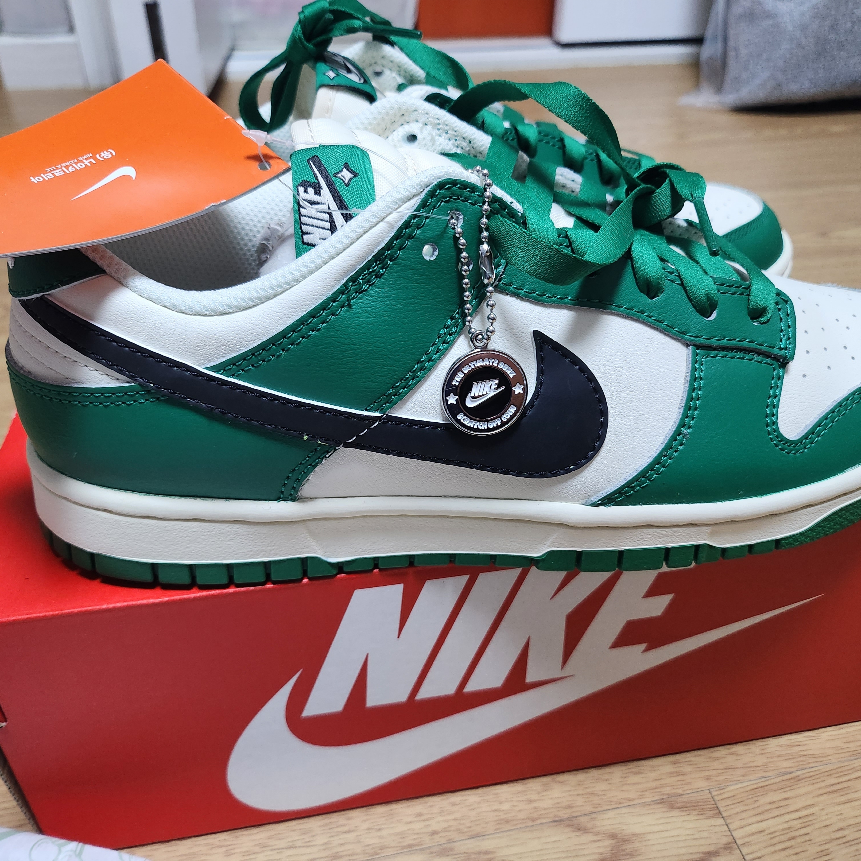 Nike Dunk Low Retro SE Jackpot Malachite 착용 스타일 - 2
