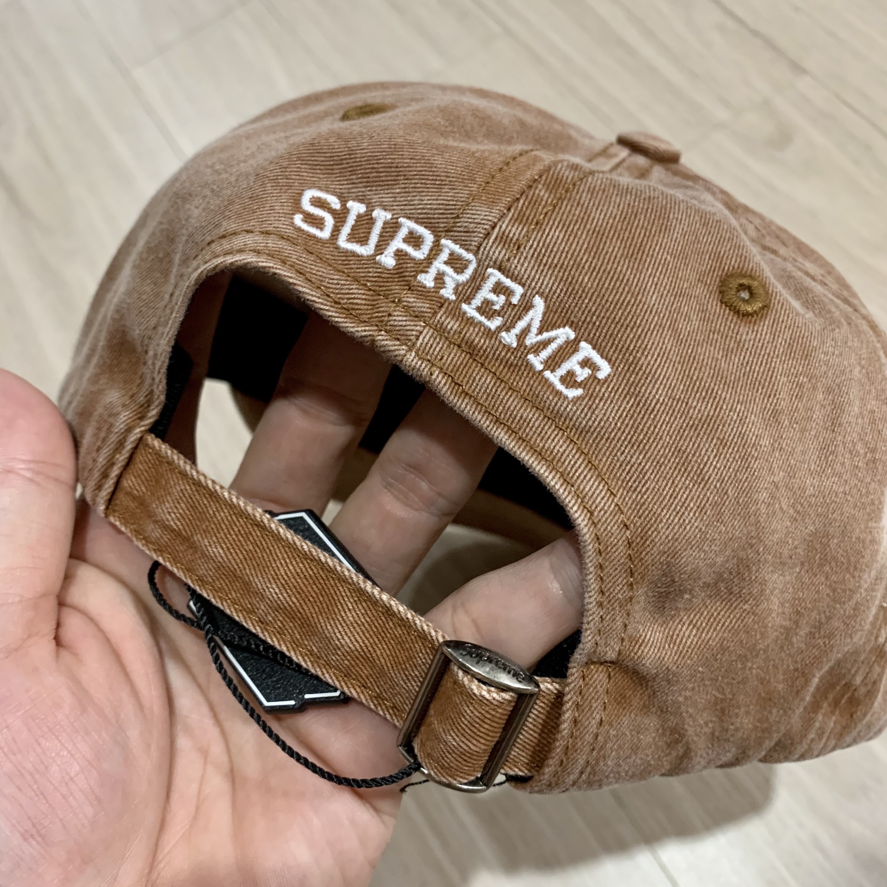 Supreme Pigment Print S Logo 6-Panel Tan - 22FW 착용 스타일 - 3