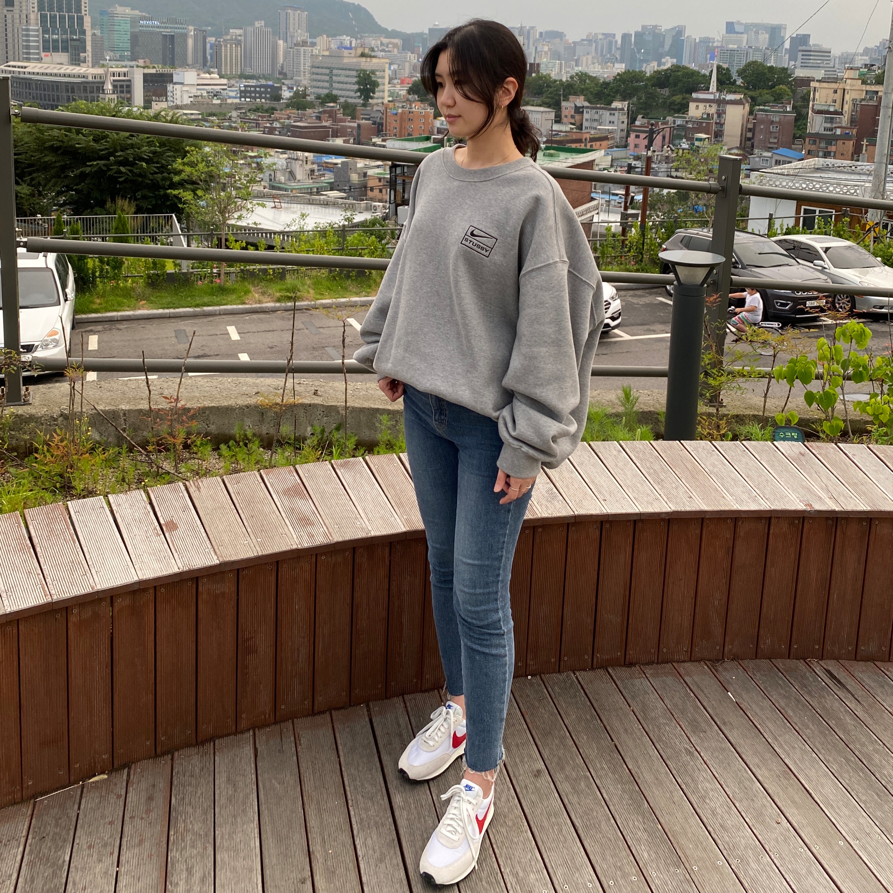 Nike x Stussy NRG BR Crew Fleece Grey, Nike Daybreak SP White University Red 착용 스타일