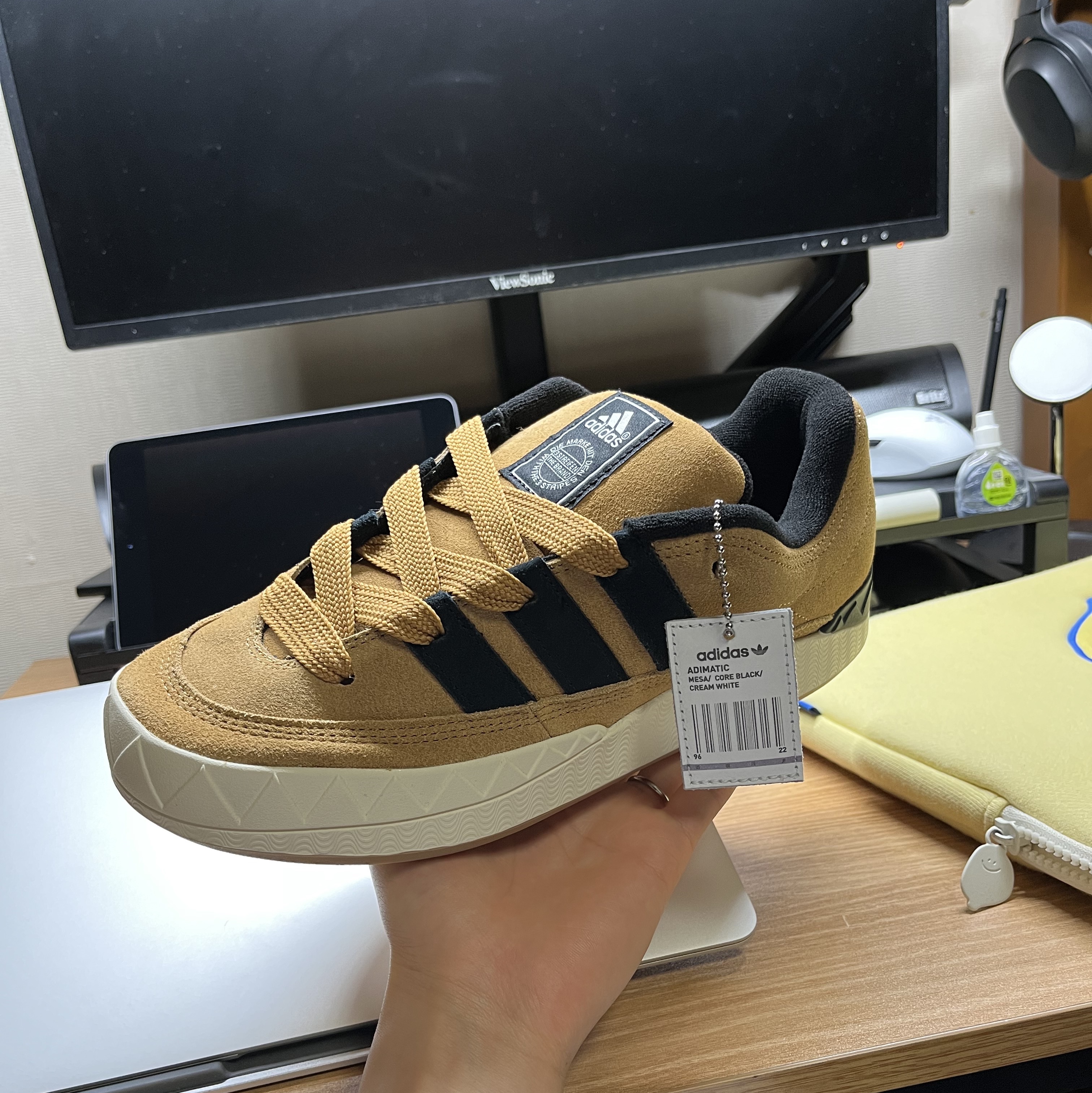 Adidas x Atmos Adimatic OG Shoebox 착용 스타일 - 3