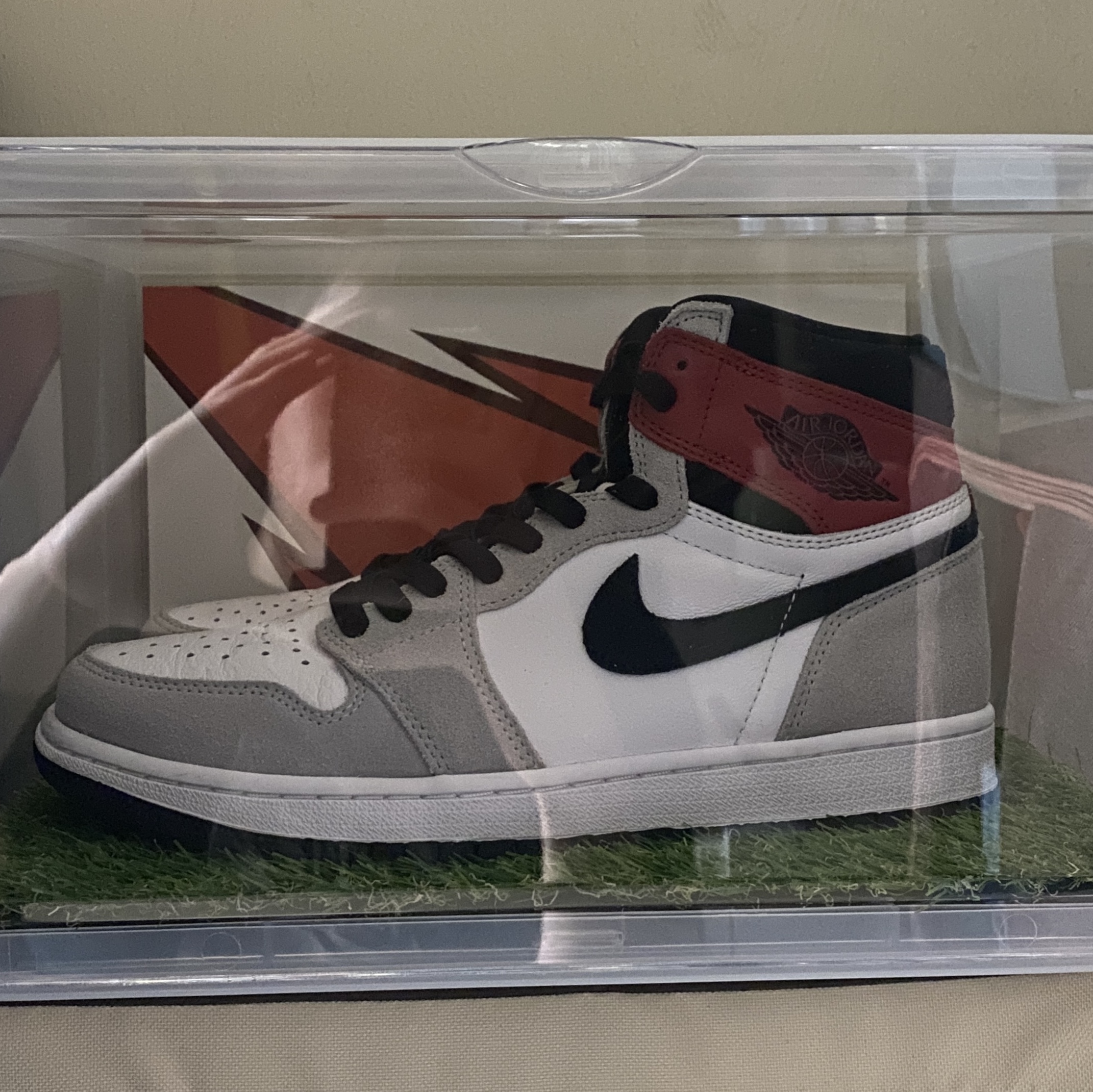 Jordan 1 Retro High OG Light Smoke Grey 착용 스타일 - 1