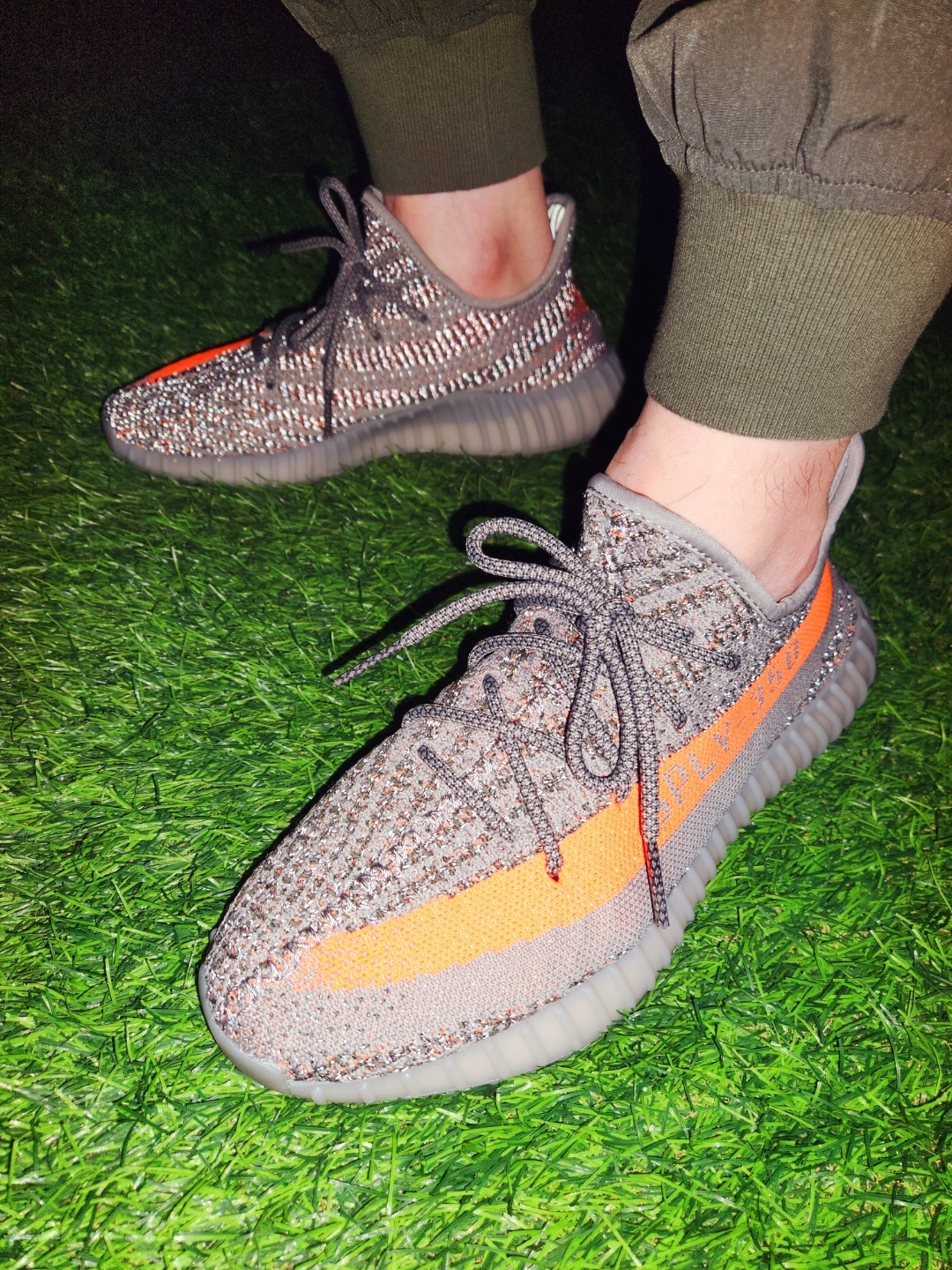 Adidas Yeezy Boost 350 V2 Beluga - Reflective 착용 스타일 - 2