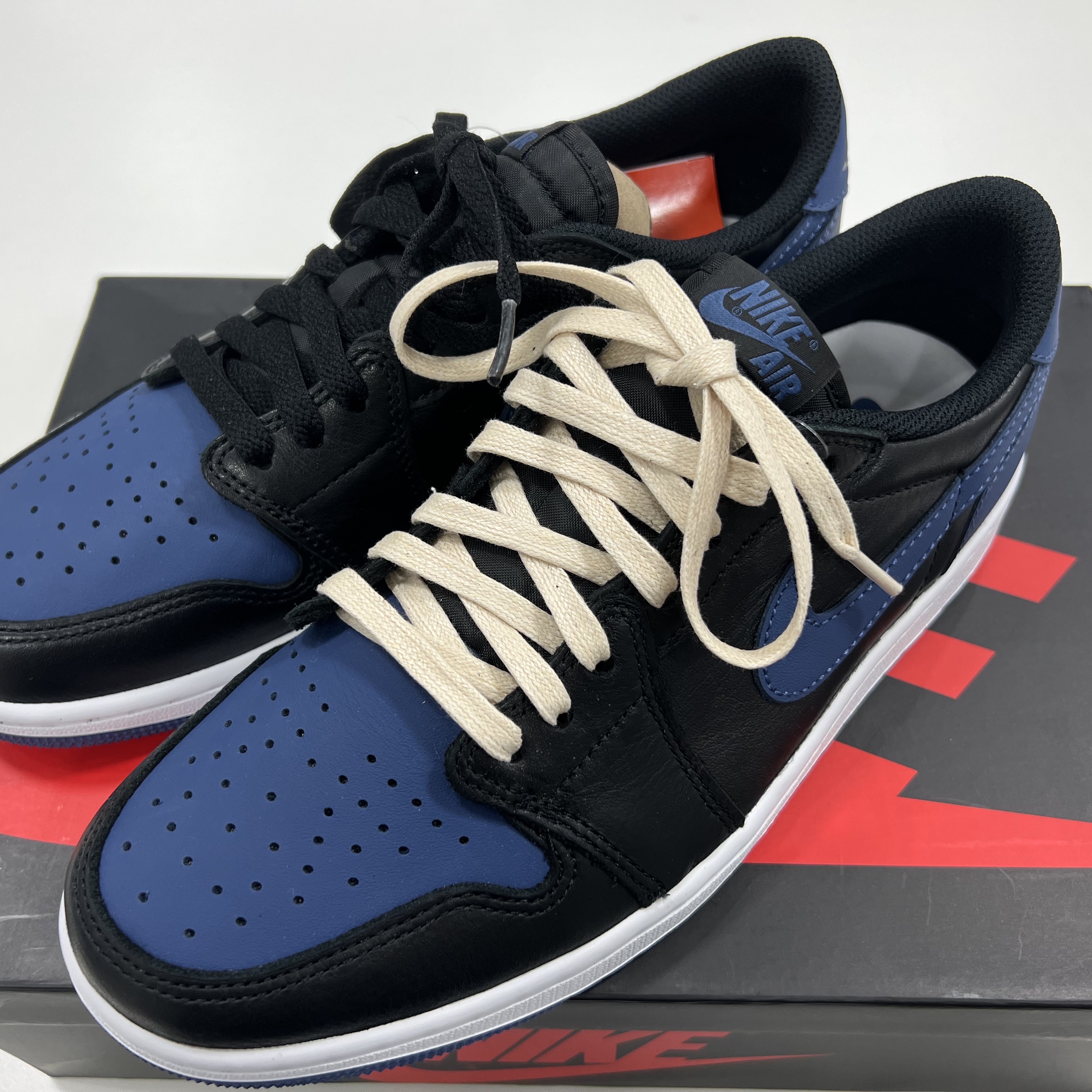 Jordan 1 Retro Low OG Mystic Navy 착용 스타일 - 2