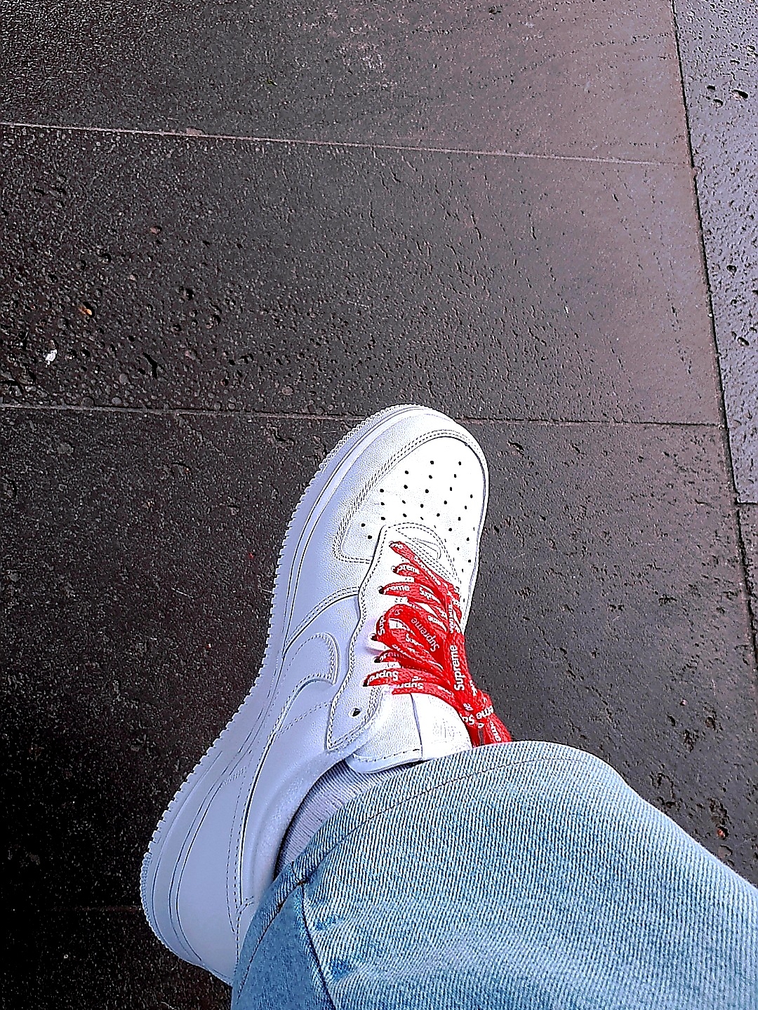 Nike x Supreme Air Force 1 Low White 착용 스타일