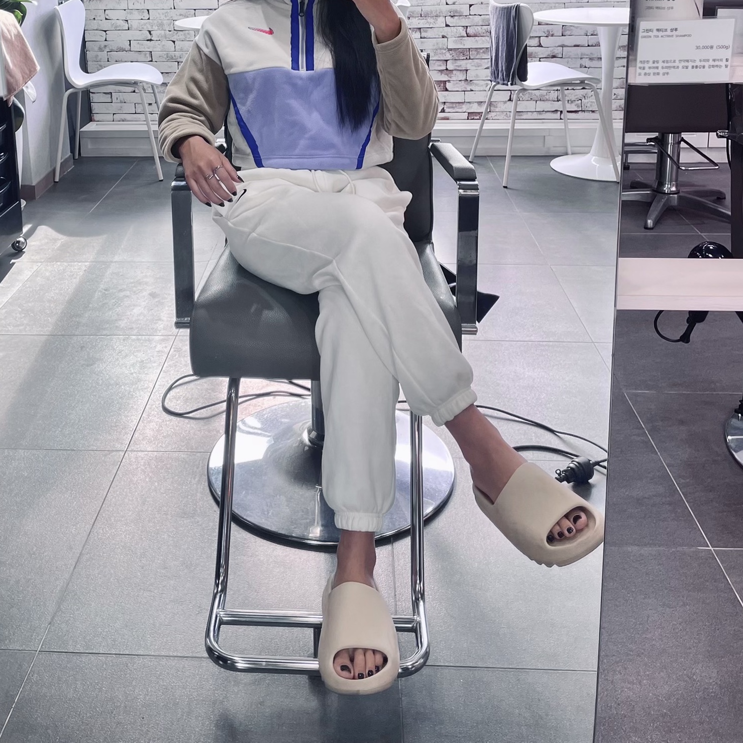 Adidas Yeezy Slide Bone 2022/2023 착용 스타일