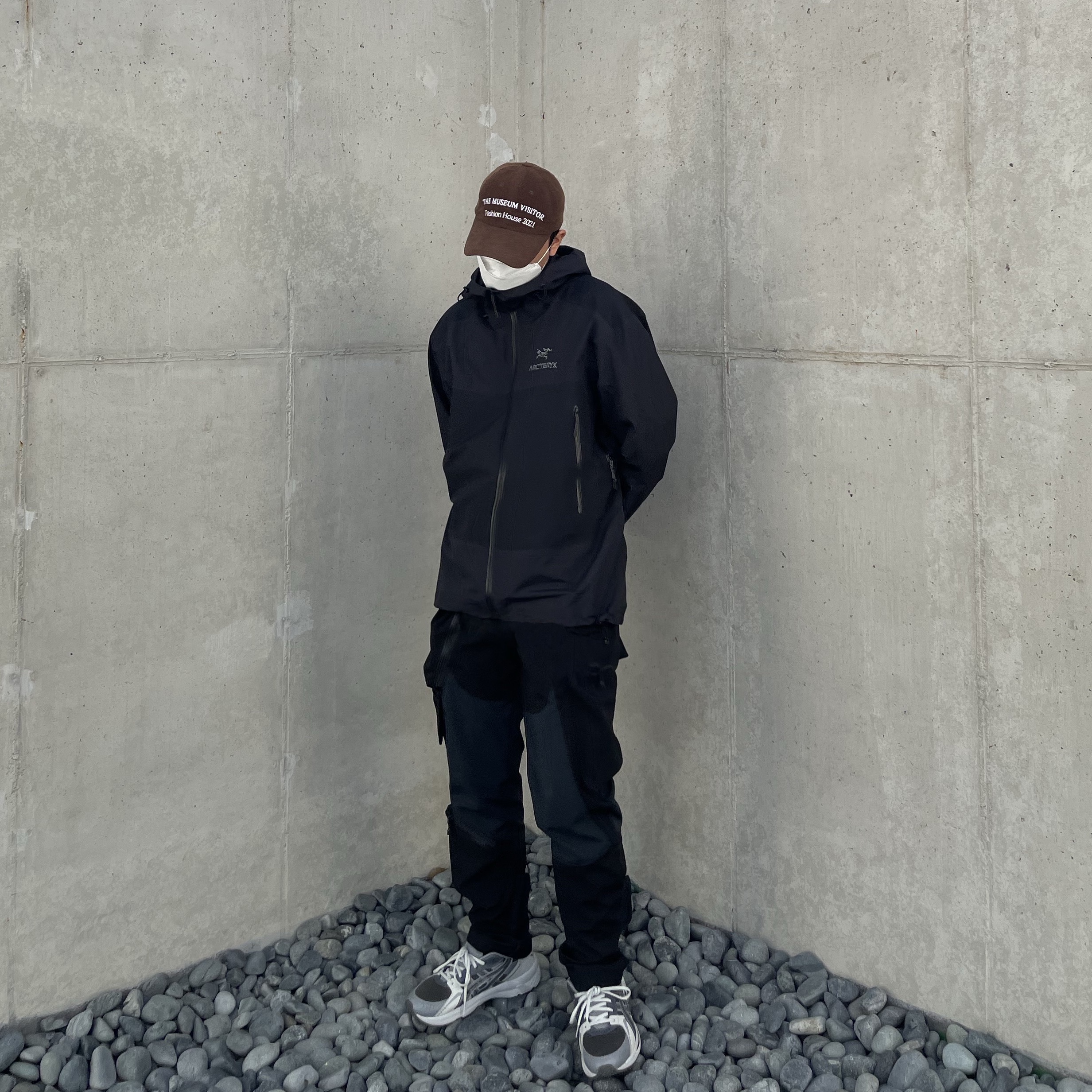 Undermycar Bucky Multi Pocket Dynamic Pants Dark Forest - 22SS, Asics Gel-Kyrios Carrier Grey 착용 스타일