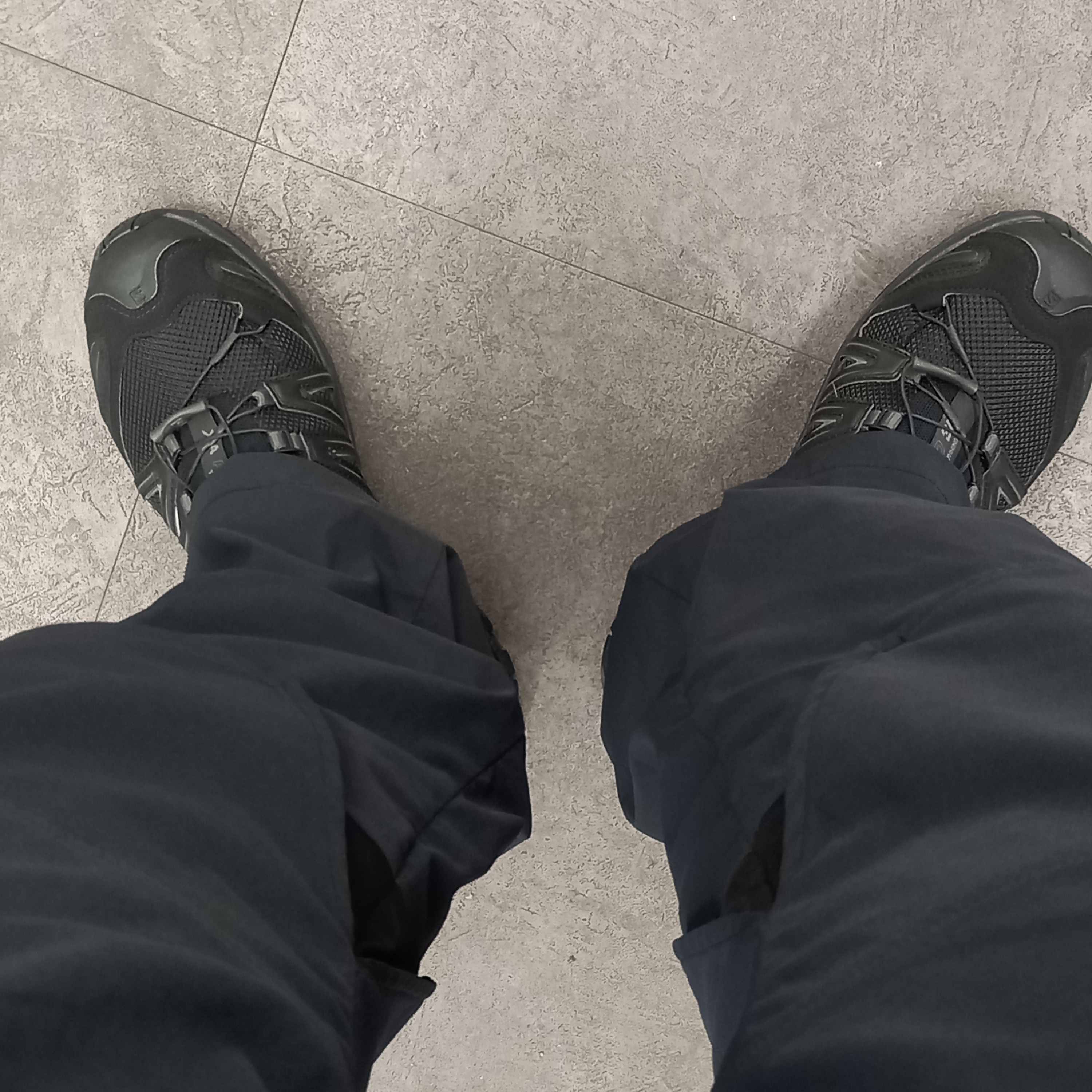Salomon XA Pro 3D Black Magnet 착용 스타일 - 2