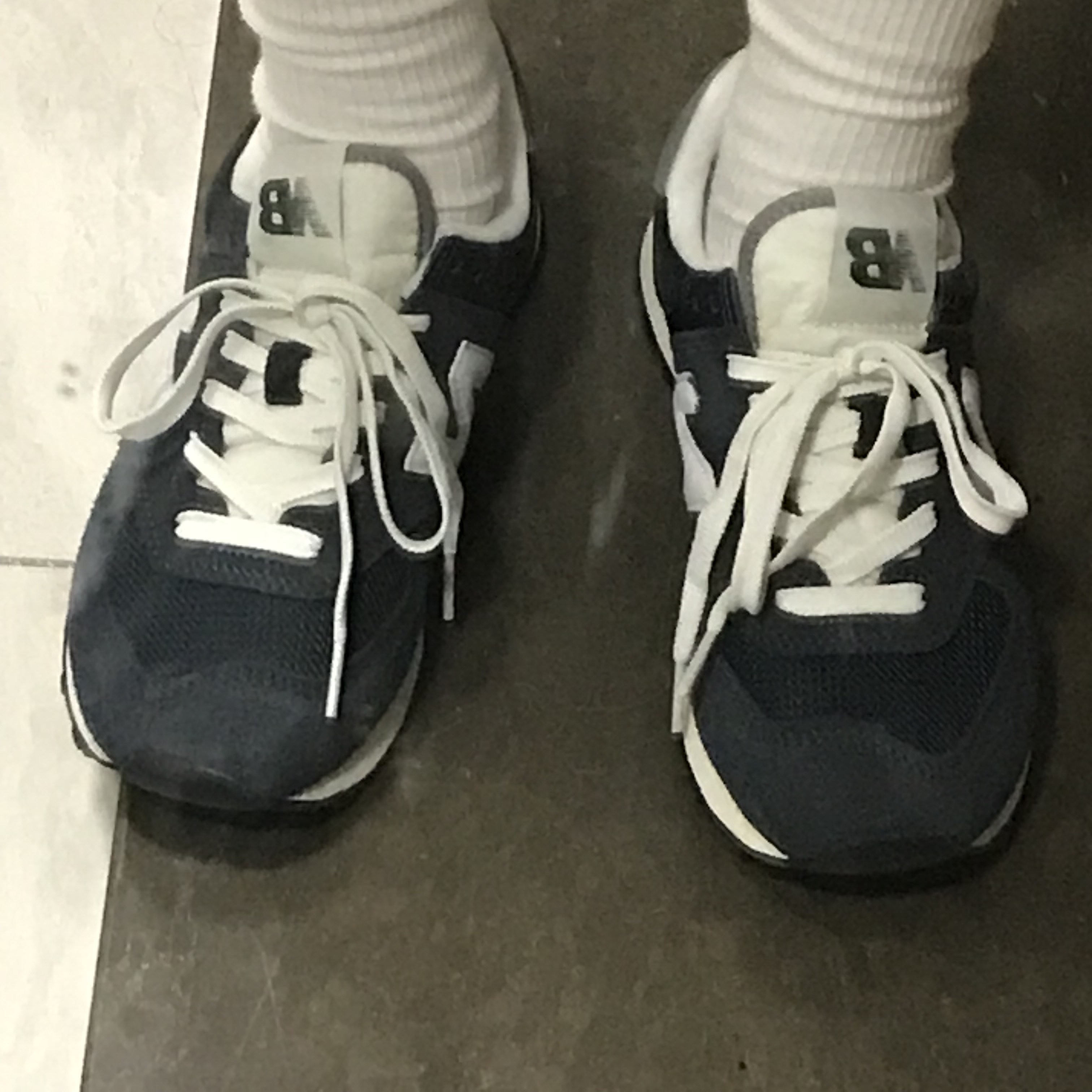 New Balance 574 Heritage Navy 착용 스타일