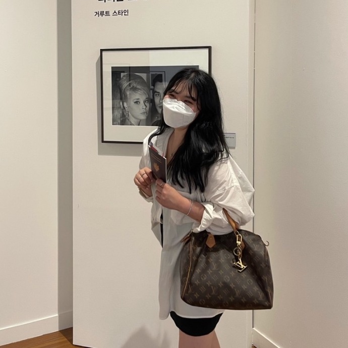 Louis Vuitton Speedy 30 Monogram 착용 스타일
