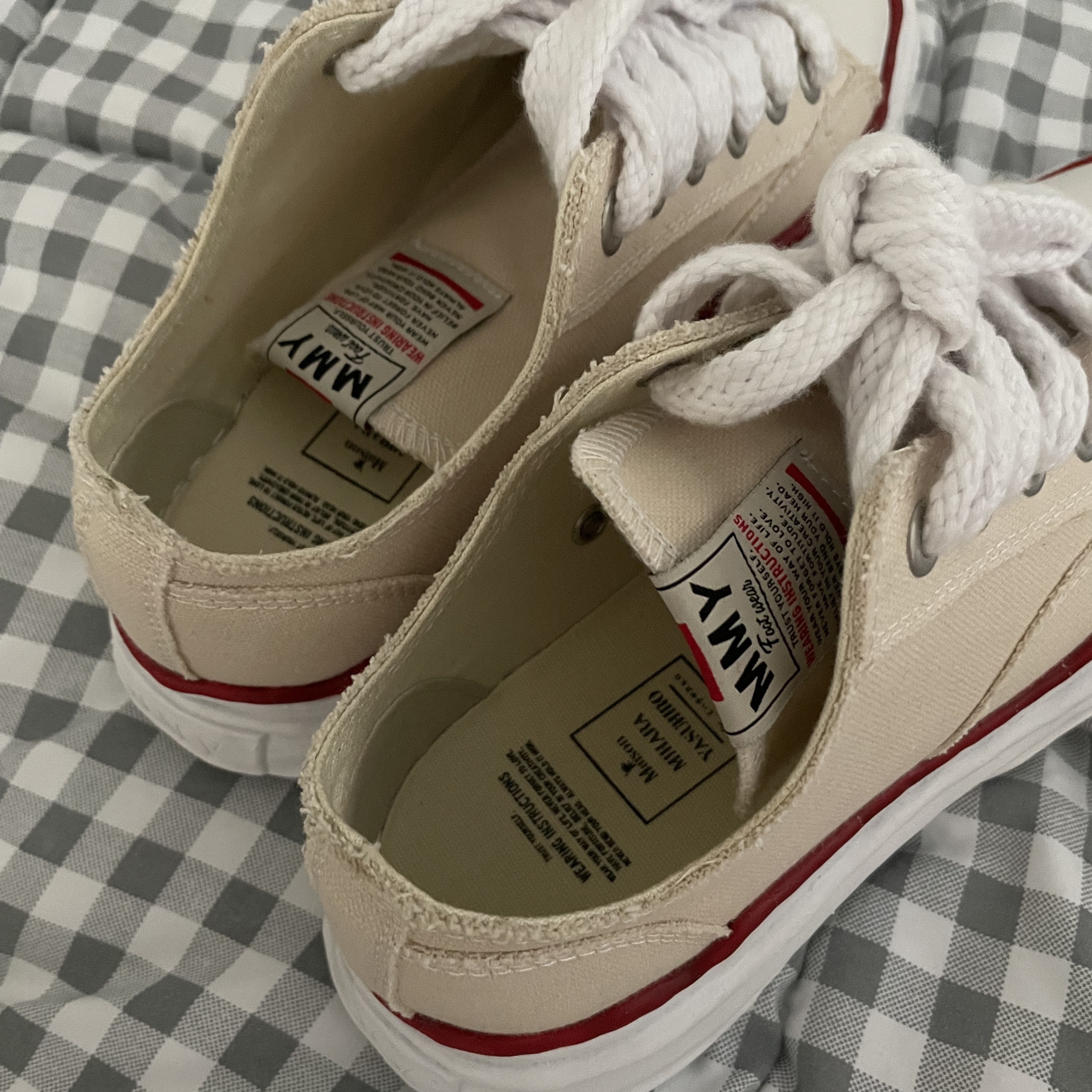 Maison Mihara Yasuhiro Peterson OG Sole Canvas Low-top Sneakers Natural 착용 스타일