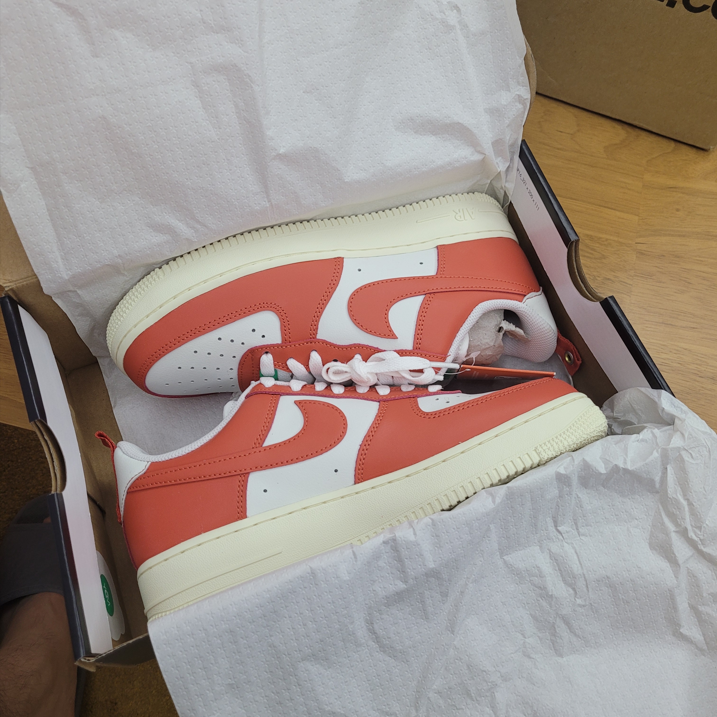 Nike Air Force 1 '07 LV8 Pojangmacha 착용 스타일 - 2