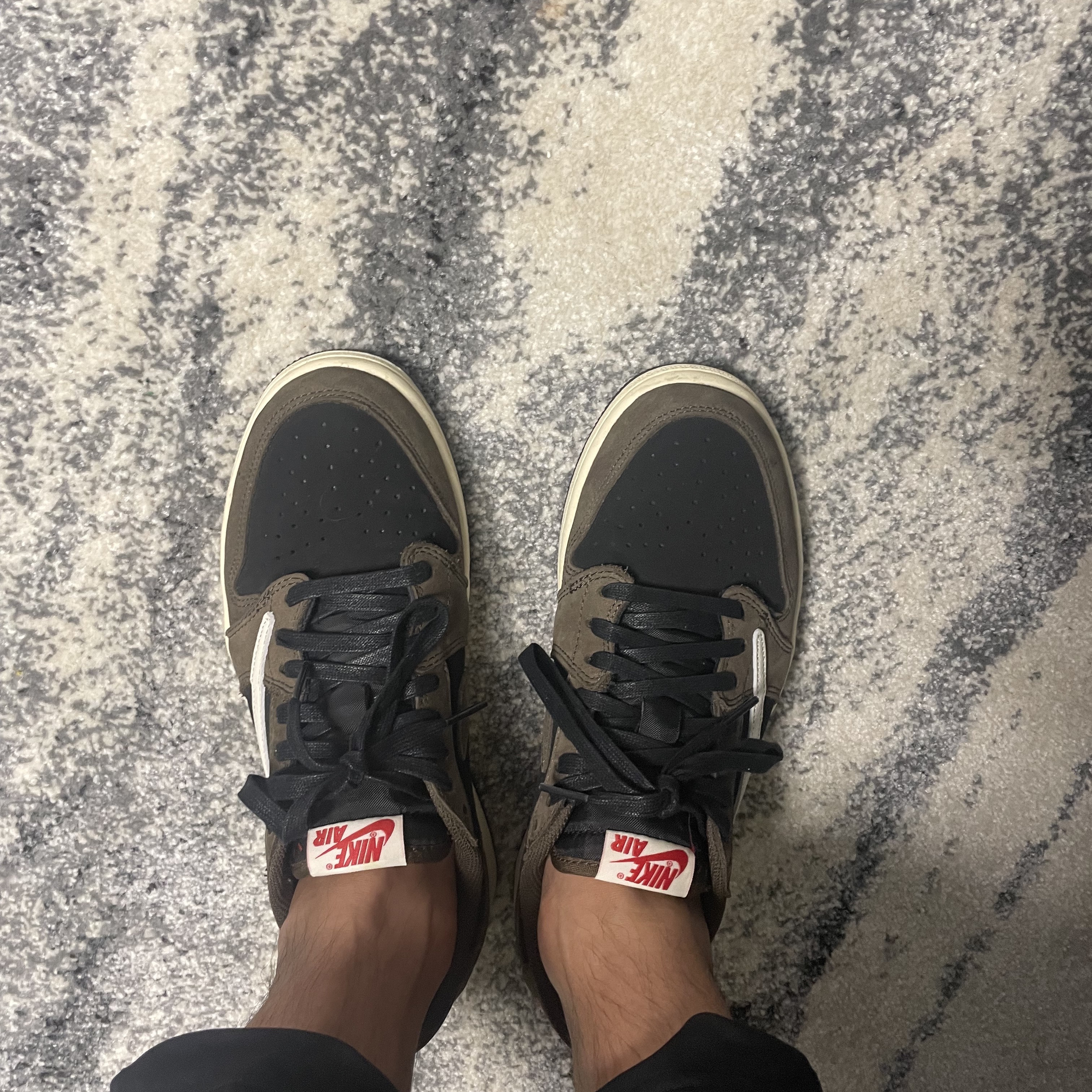 Jordan 1 x Travis Scott Retro Low OG SP Mocha 착용 스타일