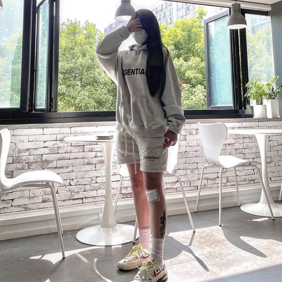 Nike x Off-White Blazer Low '77 White and University Red, Essentials Pull-Over Hoodie Oatmeal - 21SS 착용 스타일