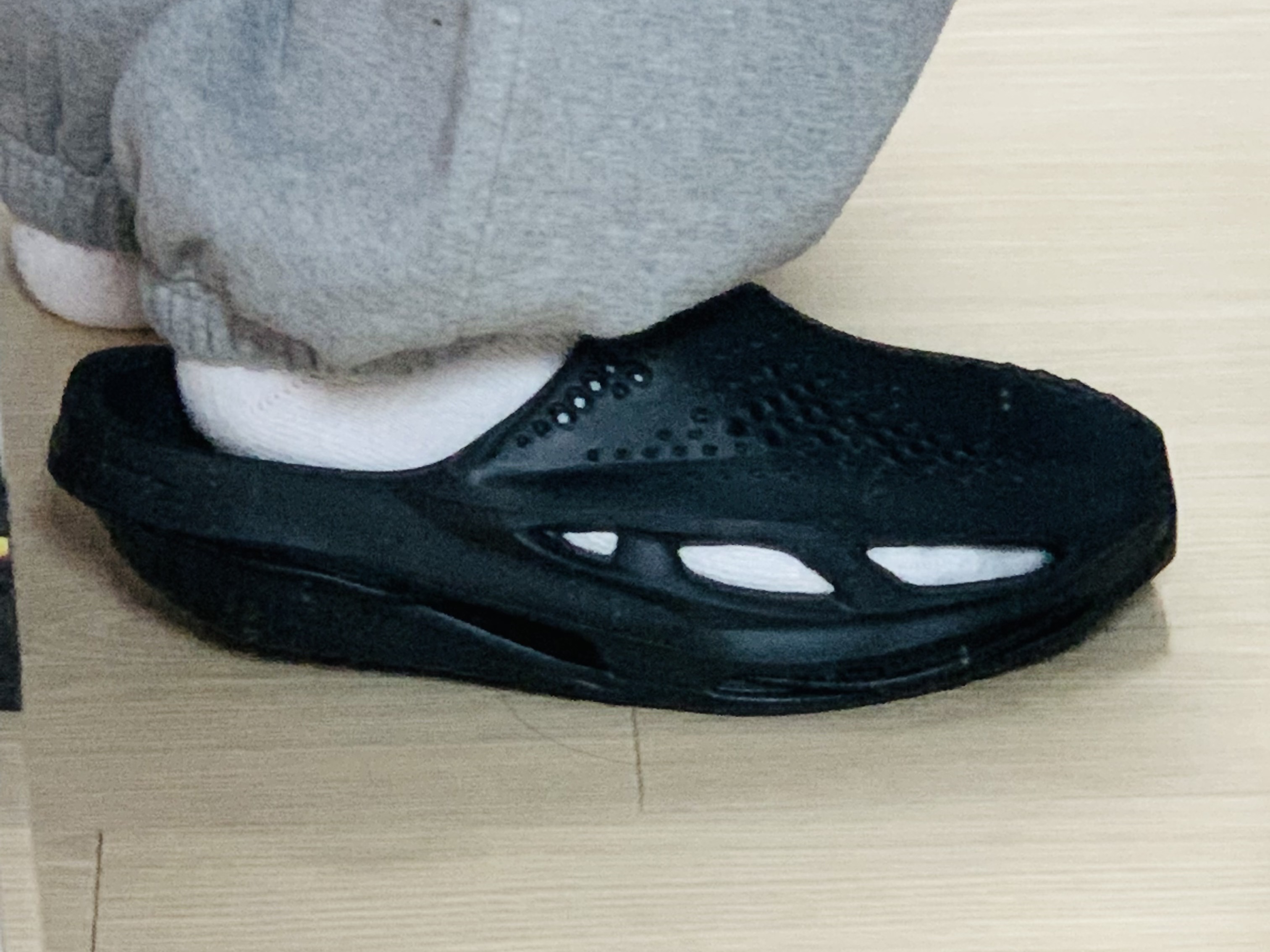 Nike x Matthew M Williams 005 Slide Black 착용 스타일 - 2