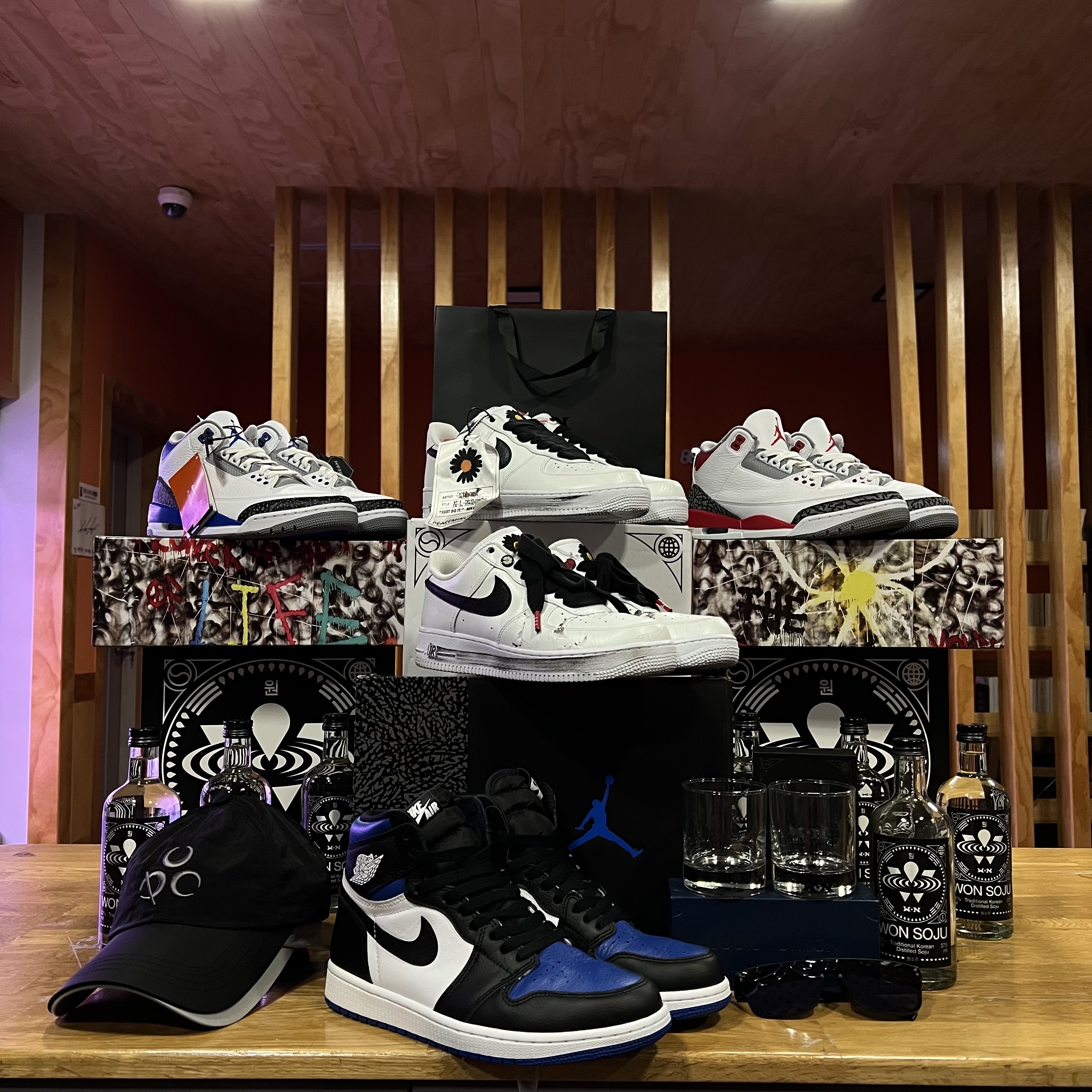 Jordan 1 Retro High OG Royal Toe, Jordan 3 Retro Fire Red 2022 착용 스타일