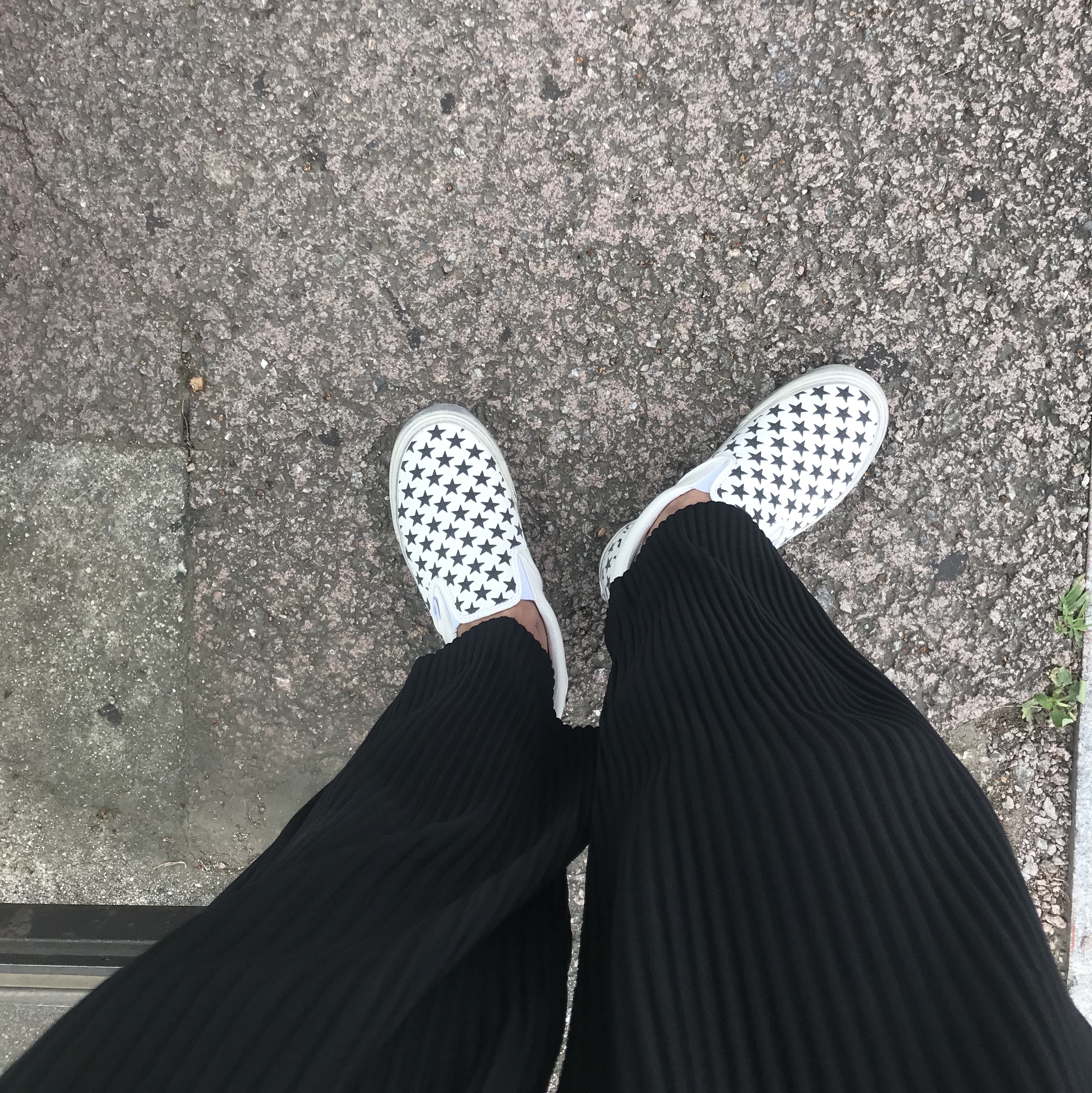 Vans Vault x Bianca Chandon Classic Slip-On LX Stressed Black White 착용 스타일