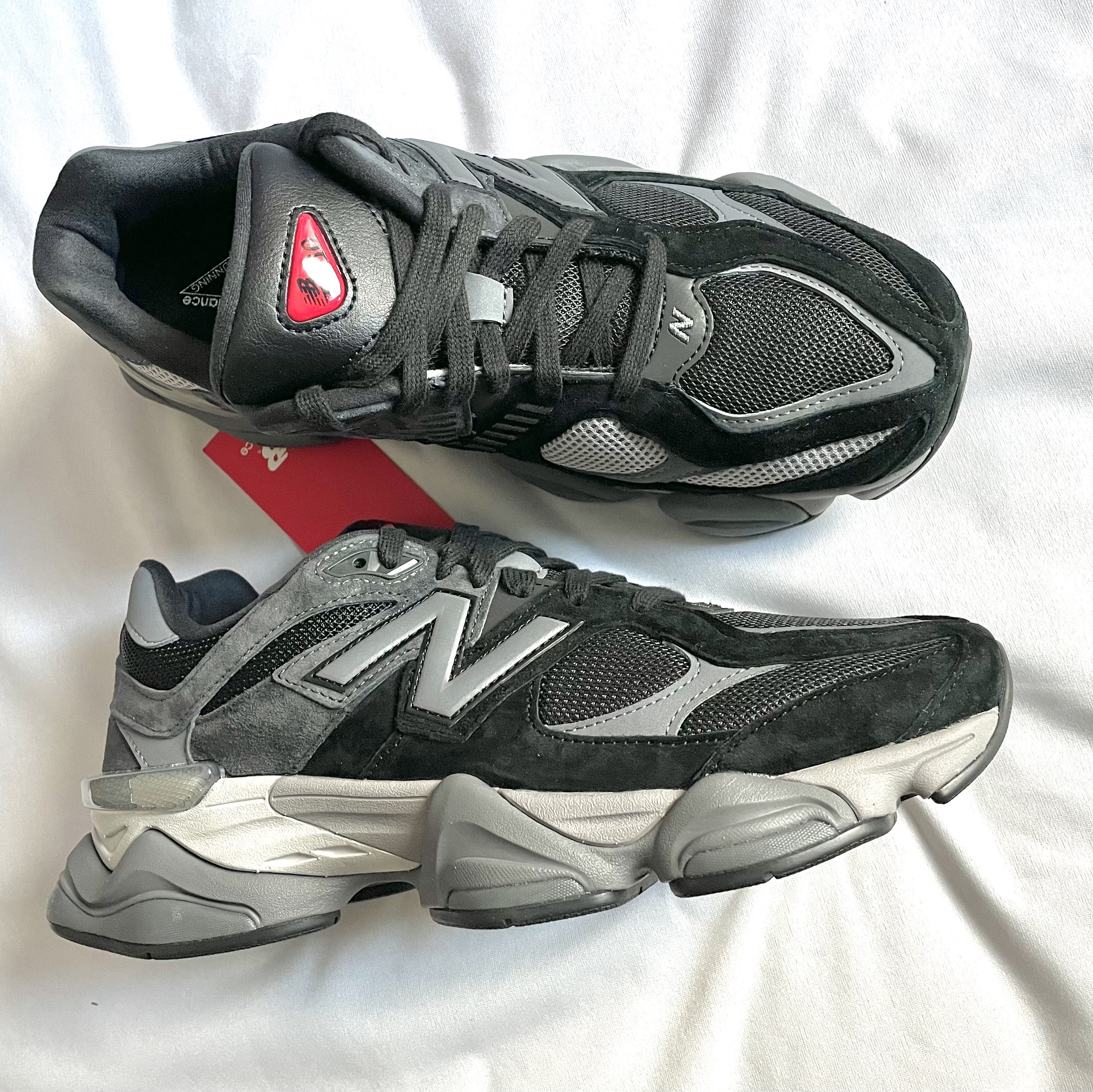 New Balance 9060 Black Castlerock 착용 스타일