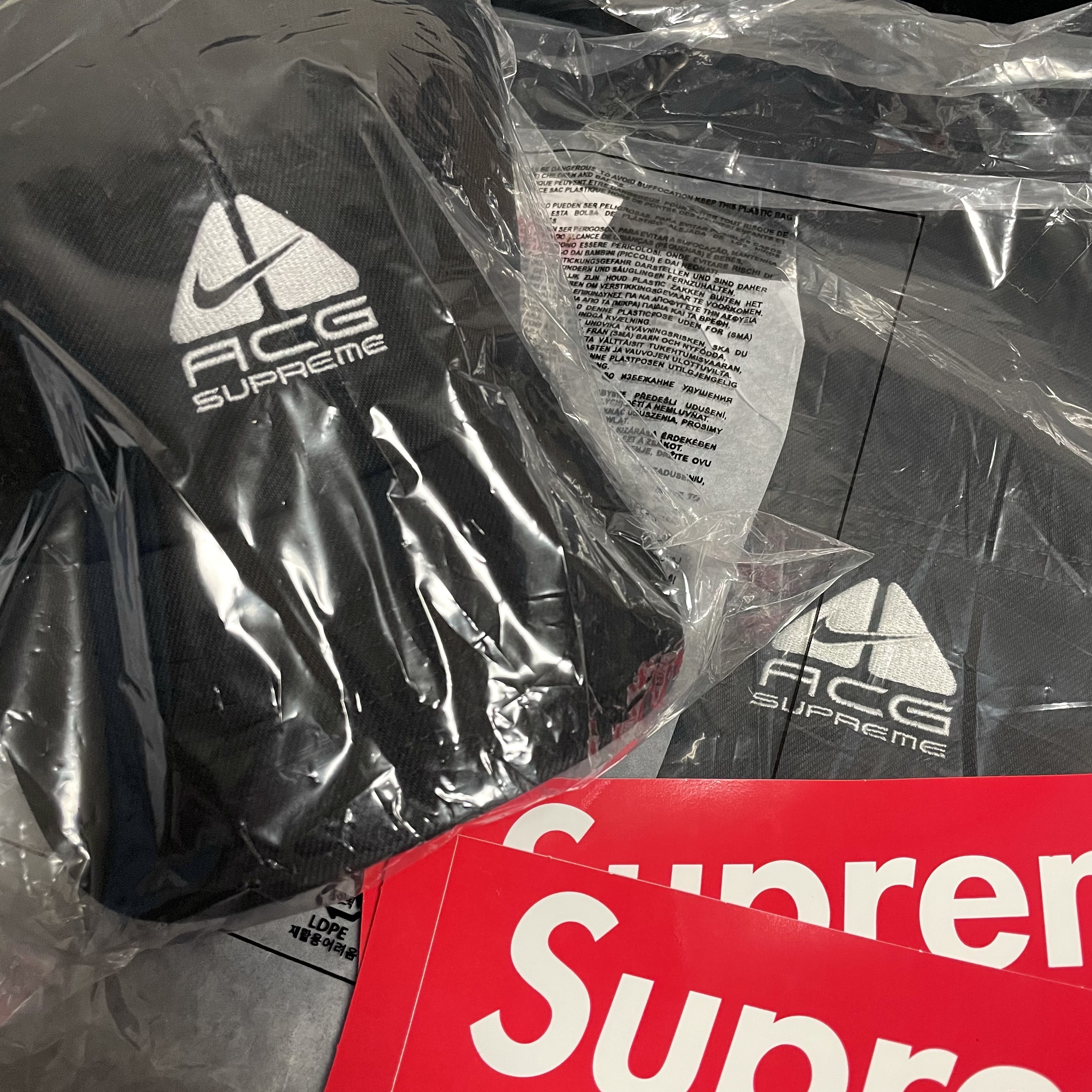 Supreme x Nike ACG Denim Pullover Black - 22FW, Supreme x Nike ACG Denim 6-Panel Black - 22FW 착용 스타일
