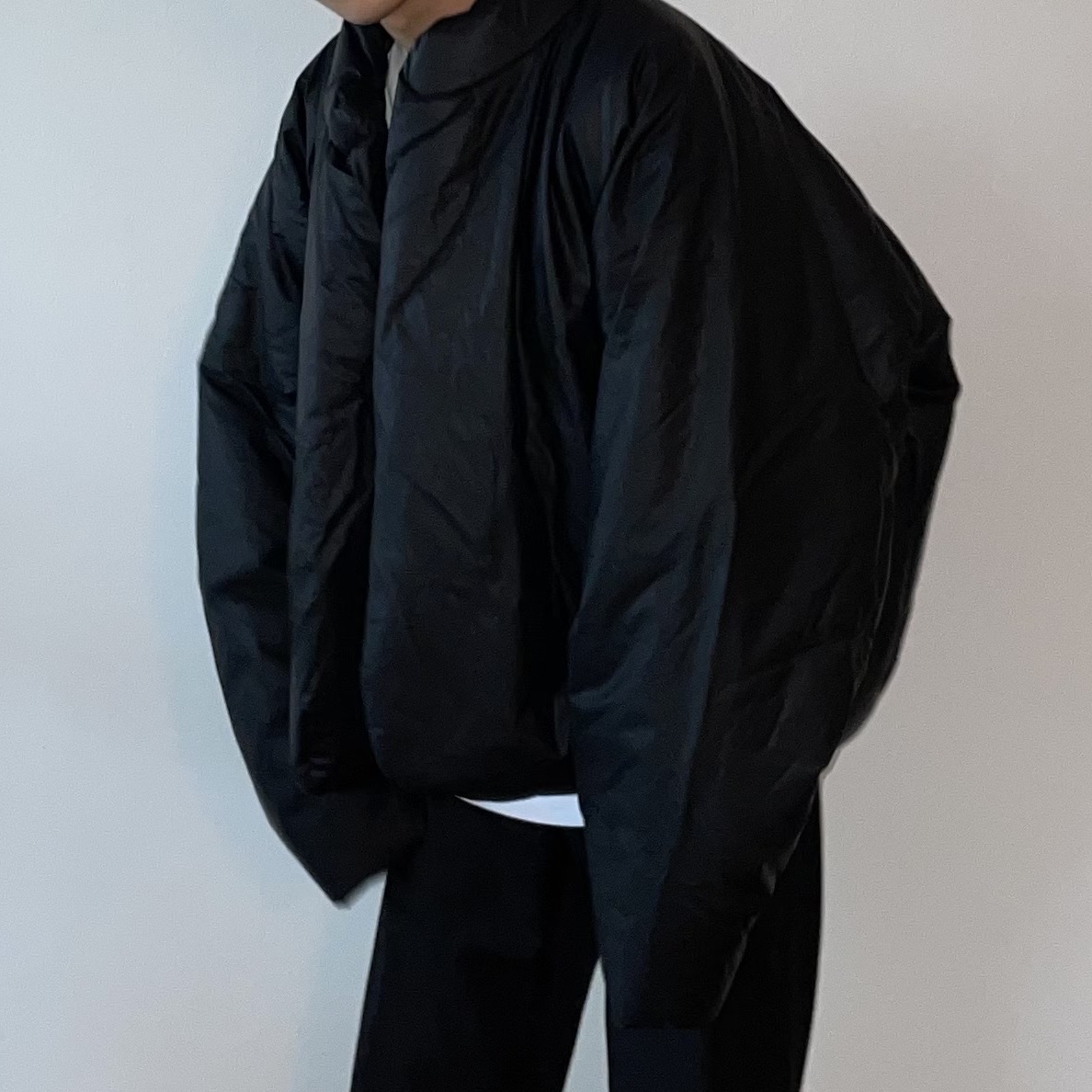 Yeezy Gap Round Jacket Black 착용 스타일 - 5
