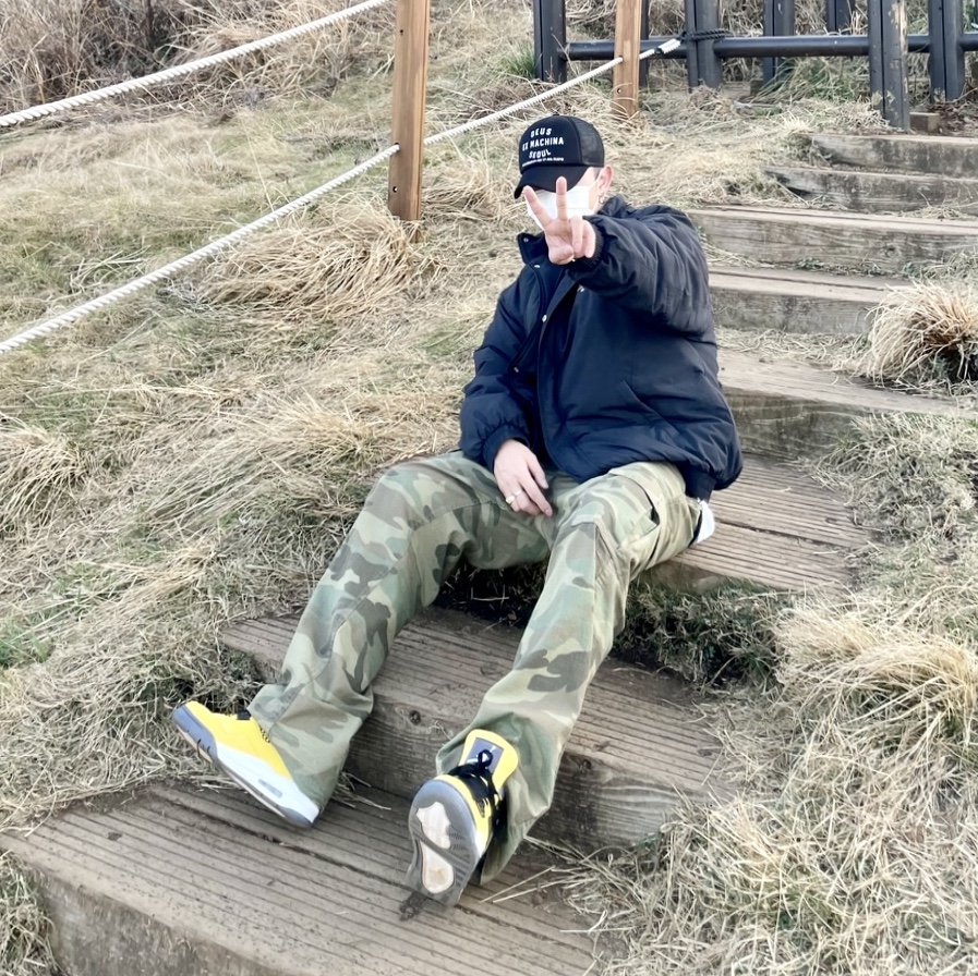Jordan 4 Retro Tour Yellow, Supreme Team Puffy Jacket Black - 20SS 착용 스타일