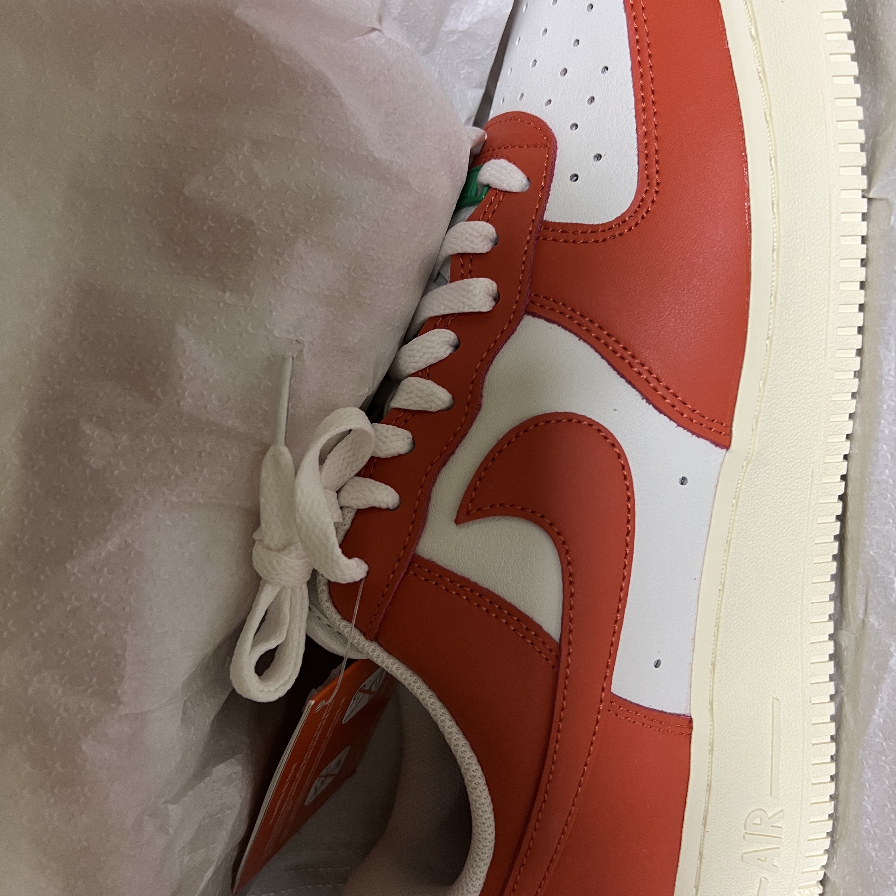 Nike Air Force 1 '07 LV8 Pojangmacha 착용 스타일 - 2