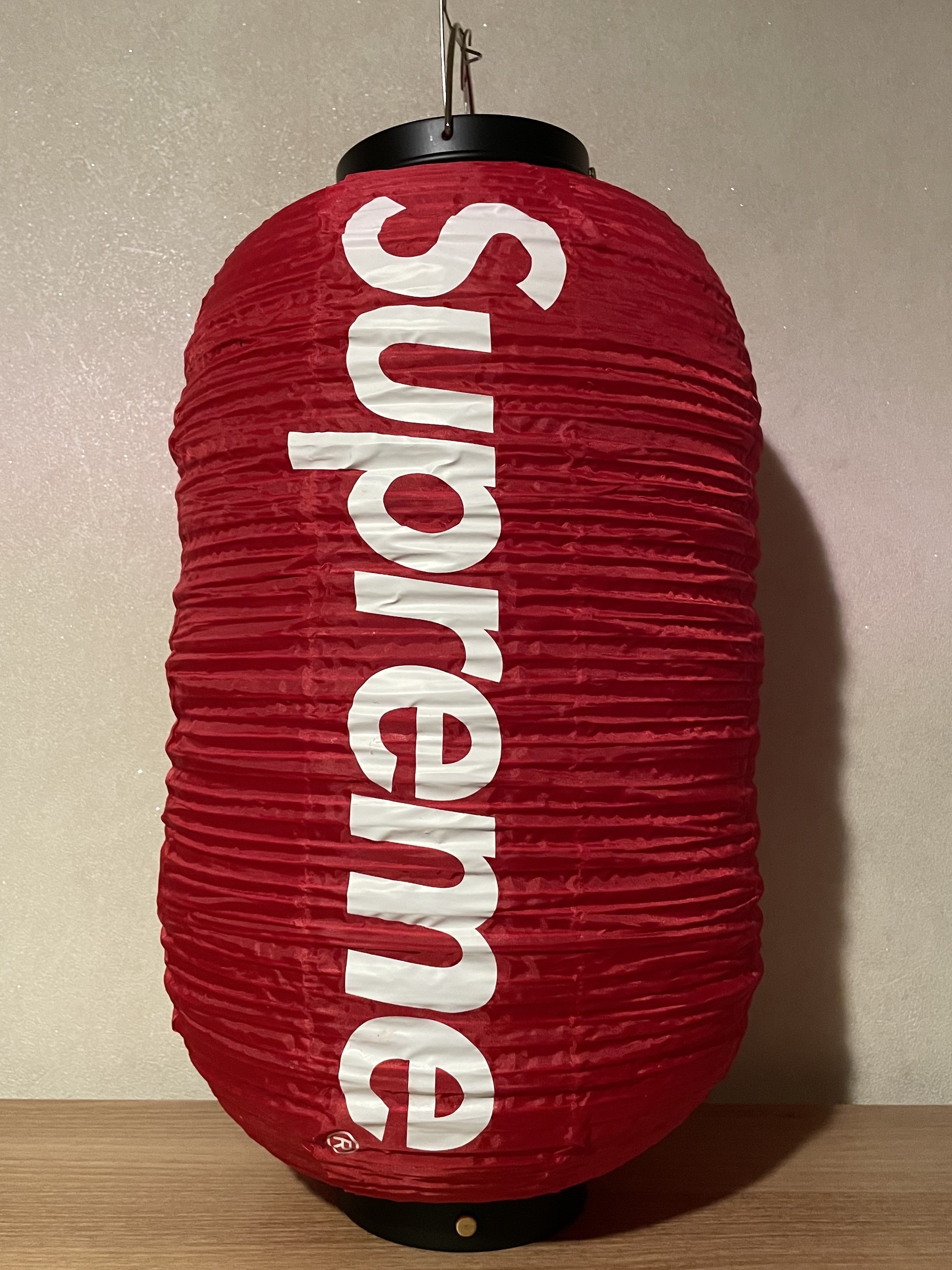 Supreme Hanging Lantern Red - 19FW 착용 스타일 - 1