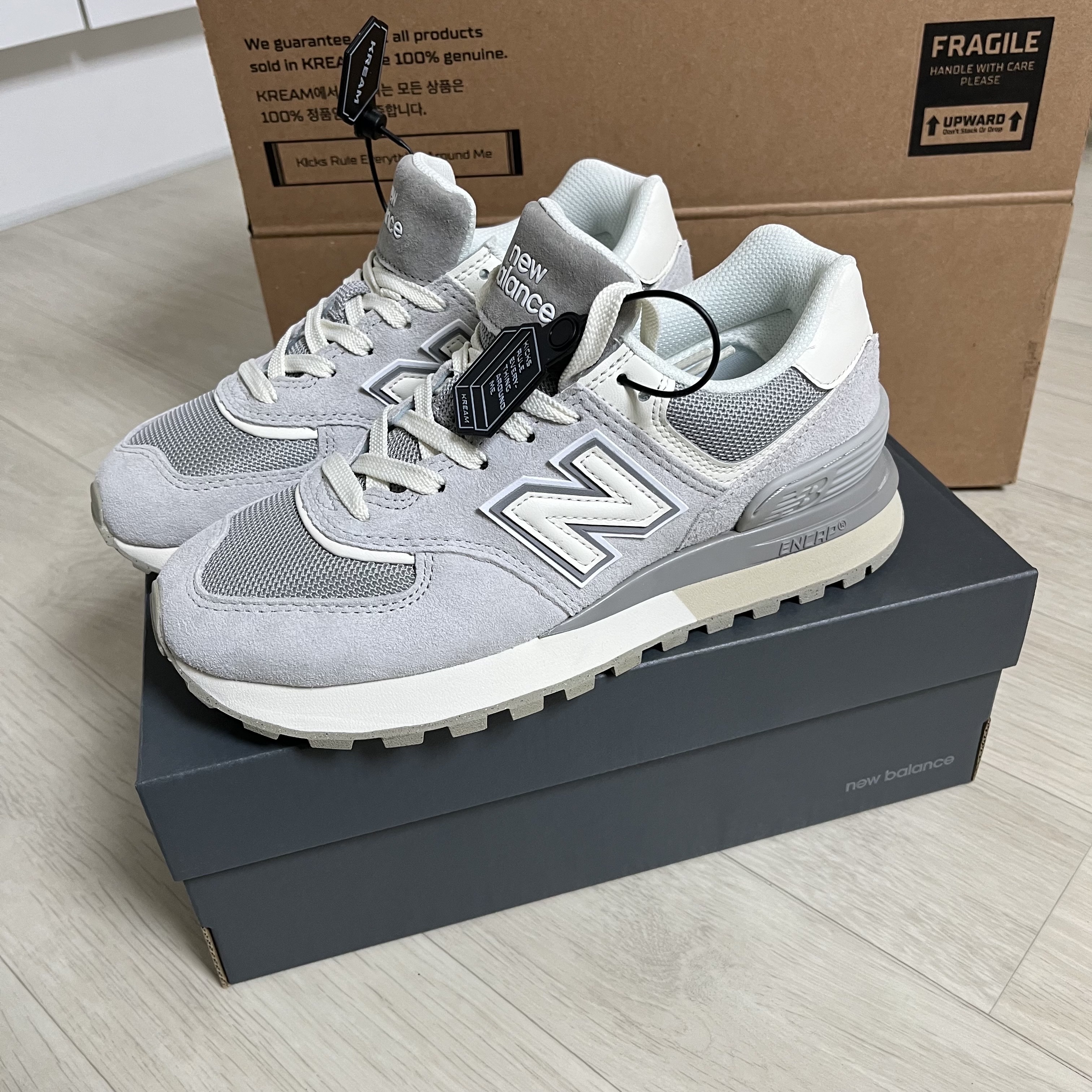 New Balance 574 Legacy Grey Sea Salt 착용 스타일