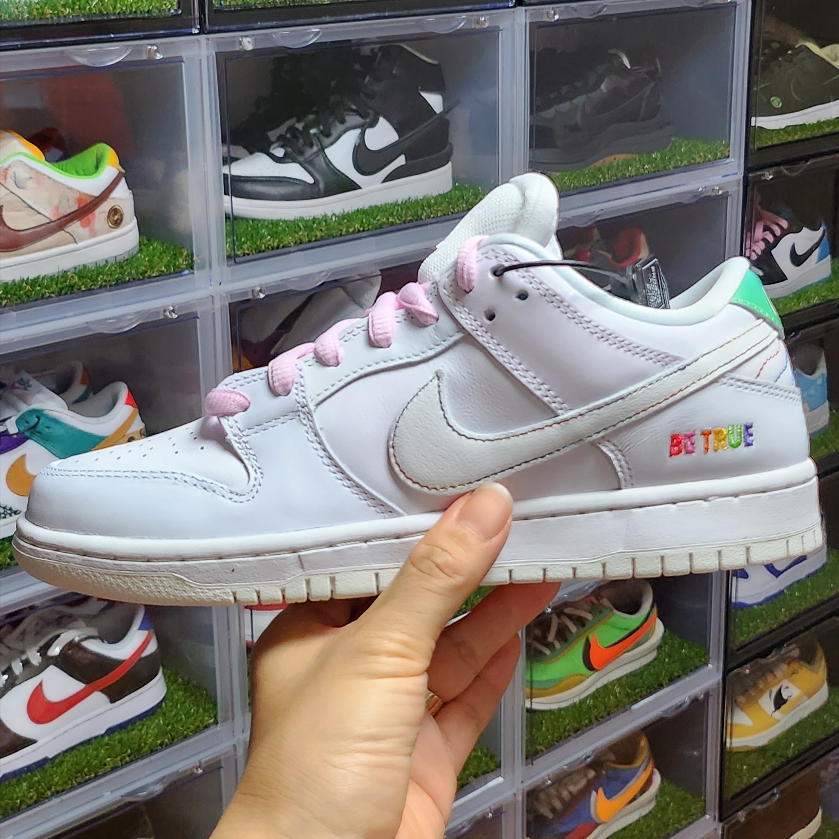 Nike SB Dunk Low Pro Be True, Nike x Sean Cliver SB Dunk Low Holiday Special 착용 스타일 - 1