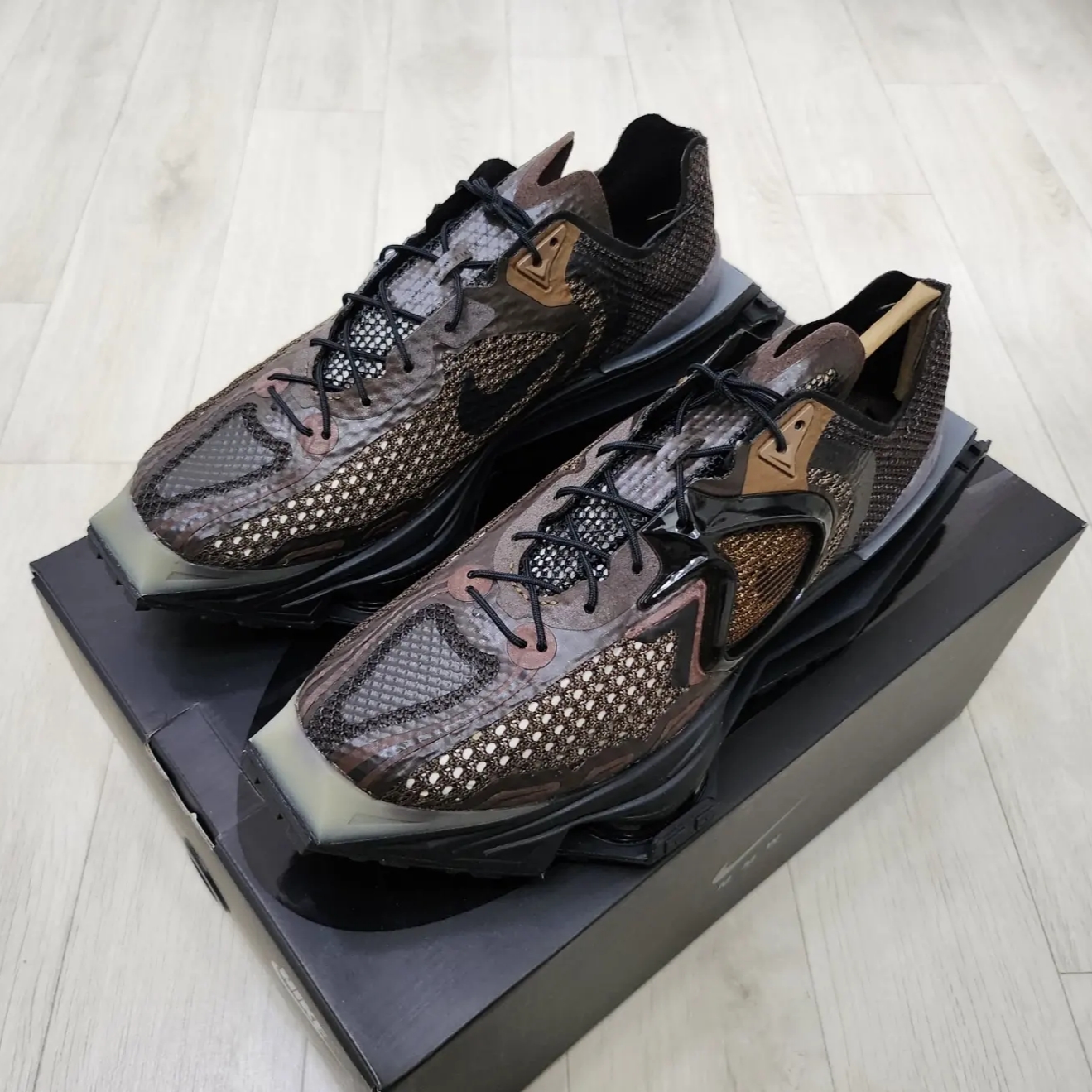 Nike x Matthew M Williams Zoom 004 Baroque Brown 착용 스타일 - 2
