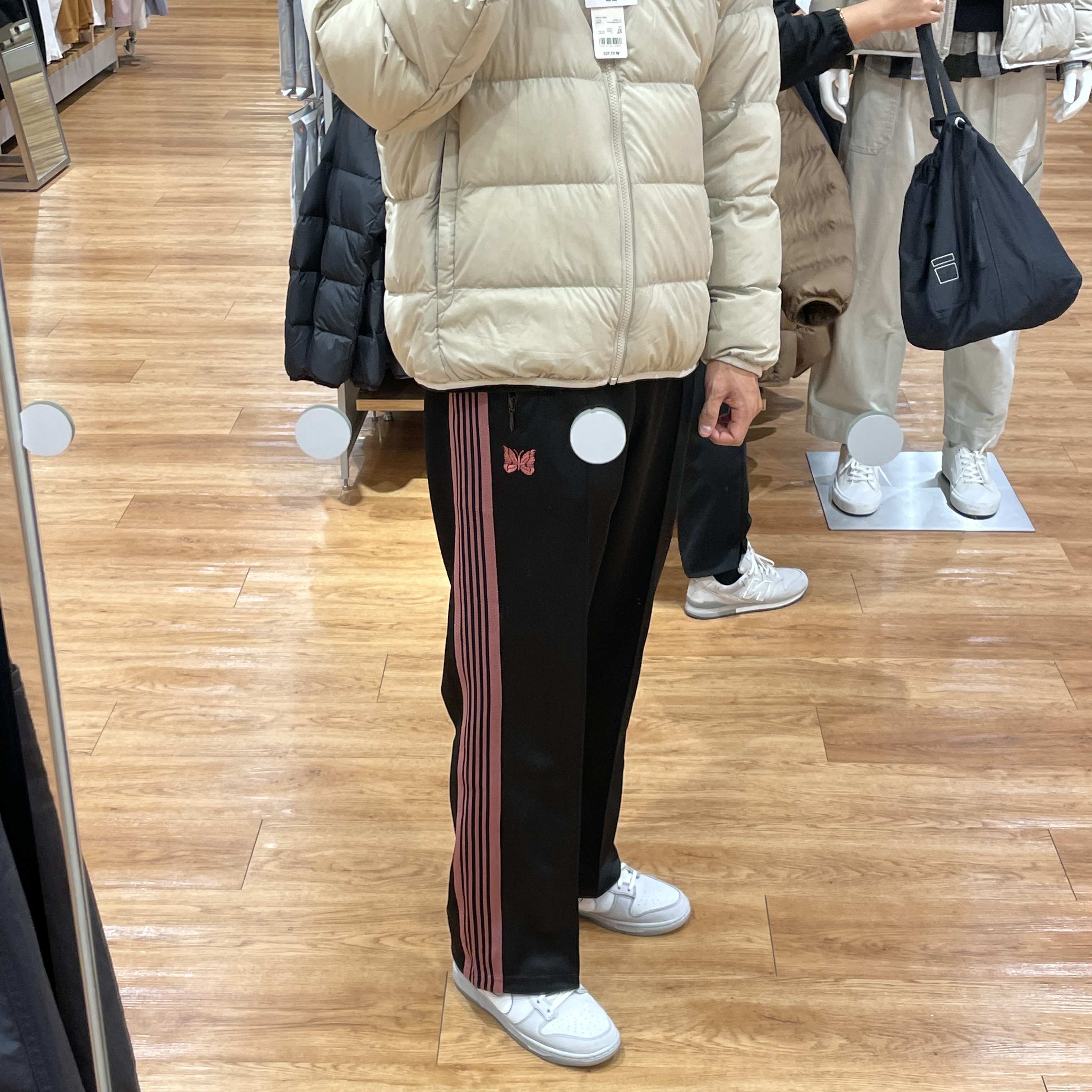 Nike Dunk Low Wolf Grey and Pure Platinum, Needles Straight Track Pants Poly Smooth Black 착용 스타일