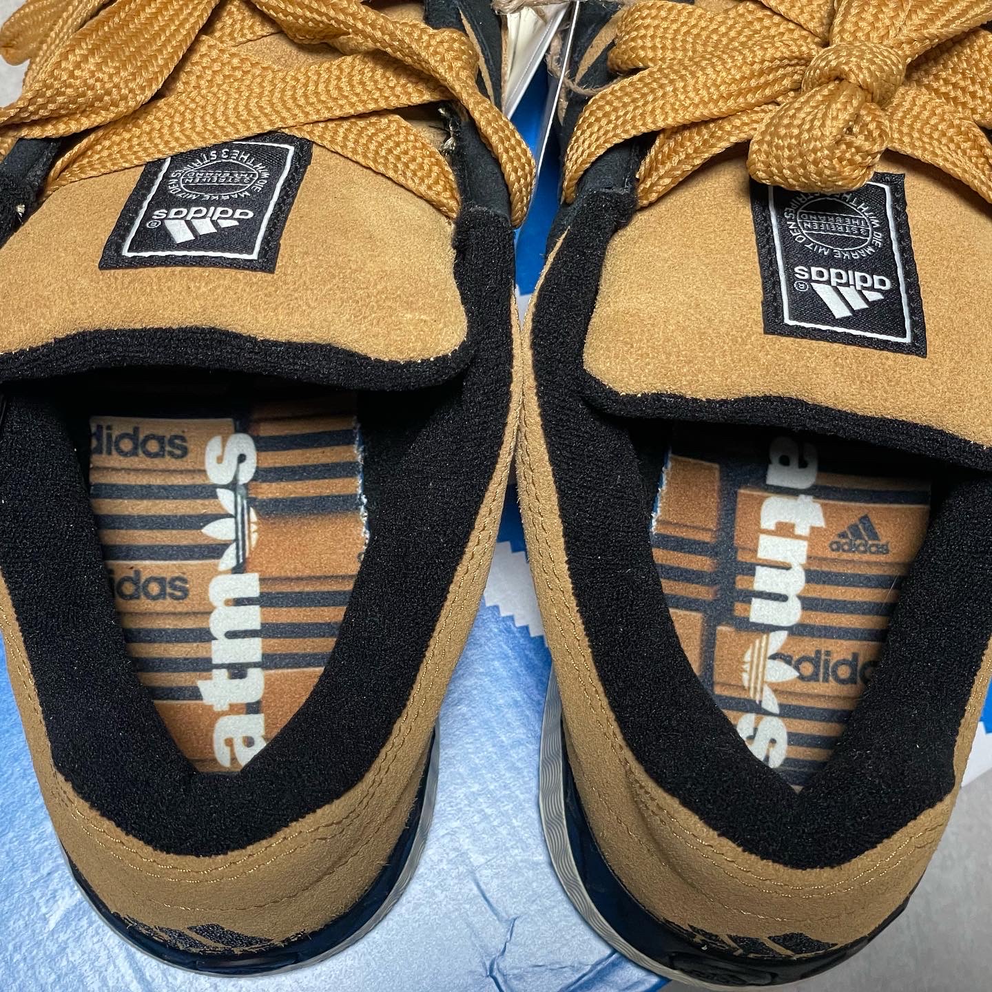 Adidas x Atmos Adimatic OG Shoebox 착용 스타일 - 4